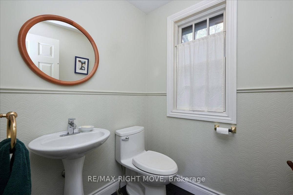 136 Matchedash Street photo 16