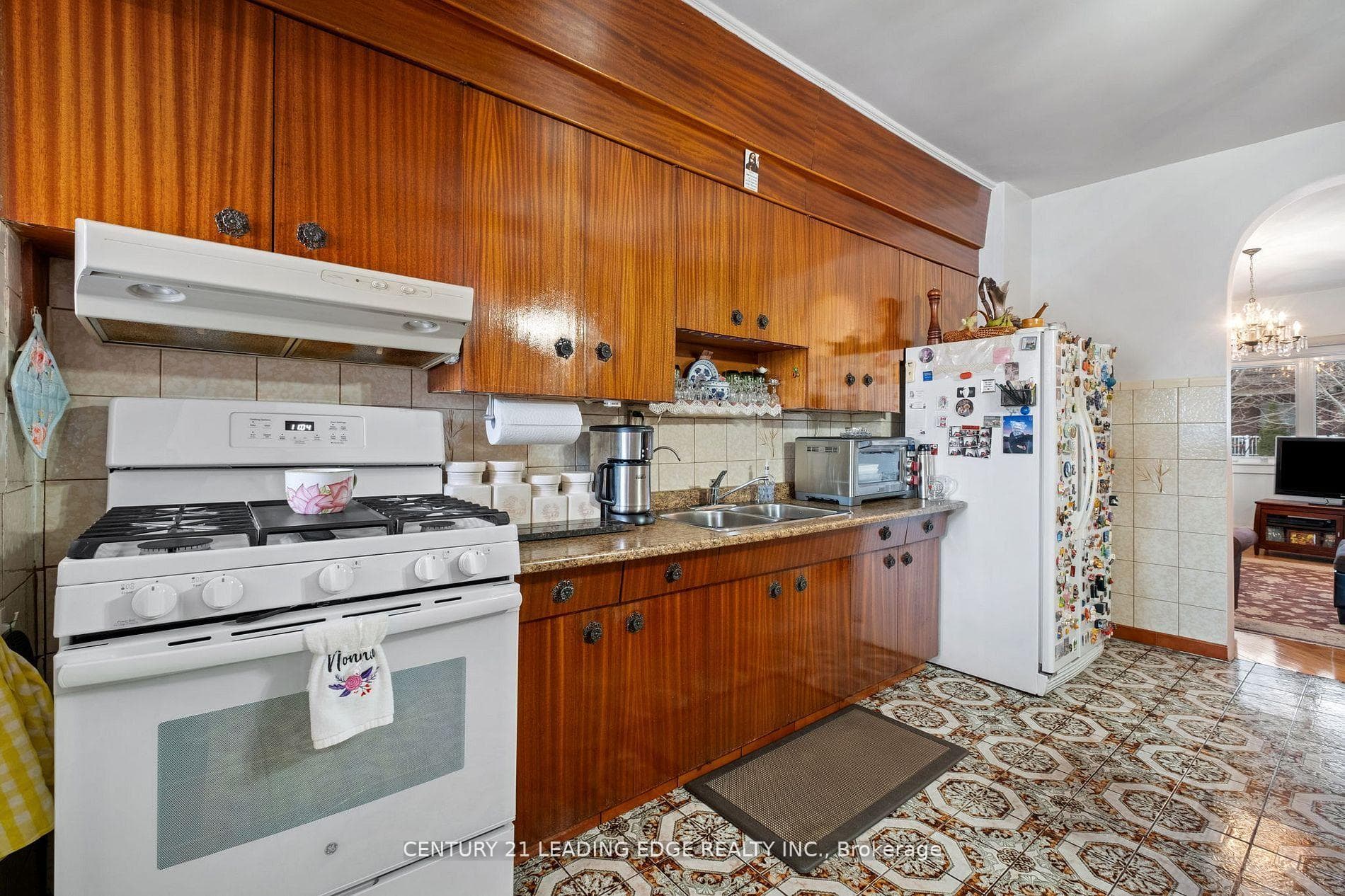704 Gladstone Avenue photo 10