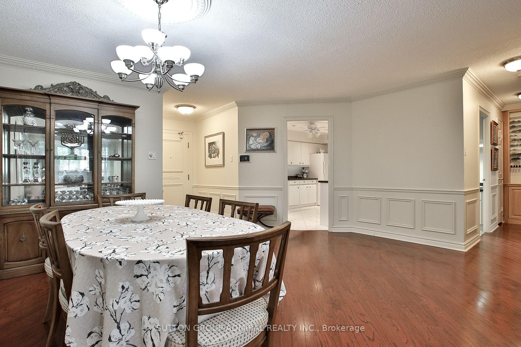333 Clark Avenue Unit 106 photo 8