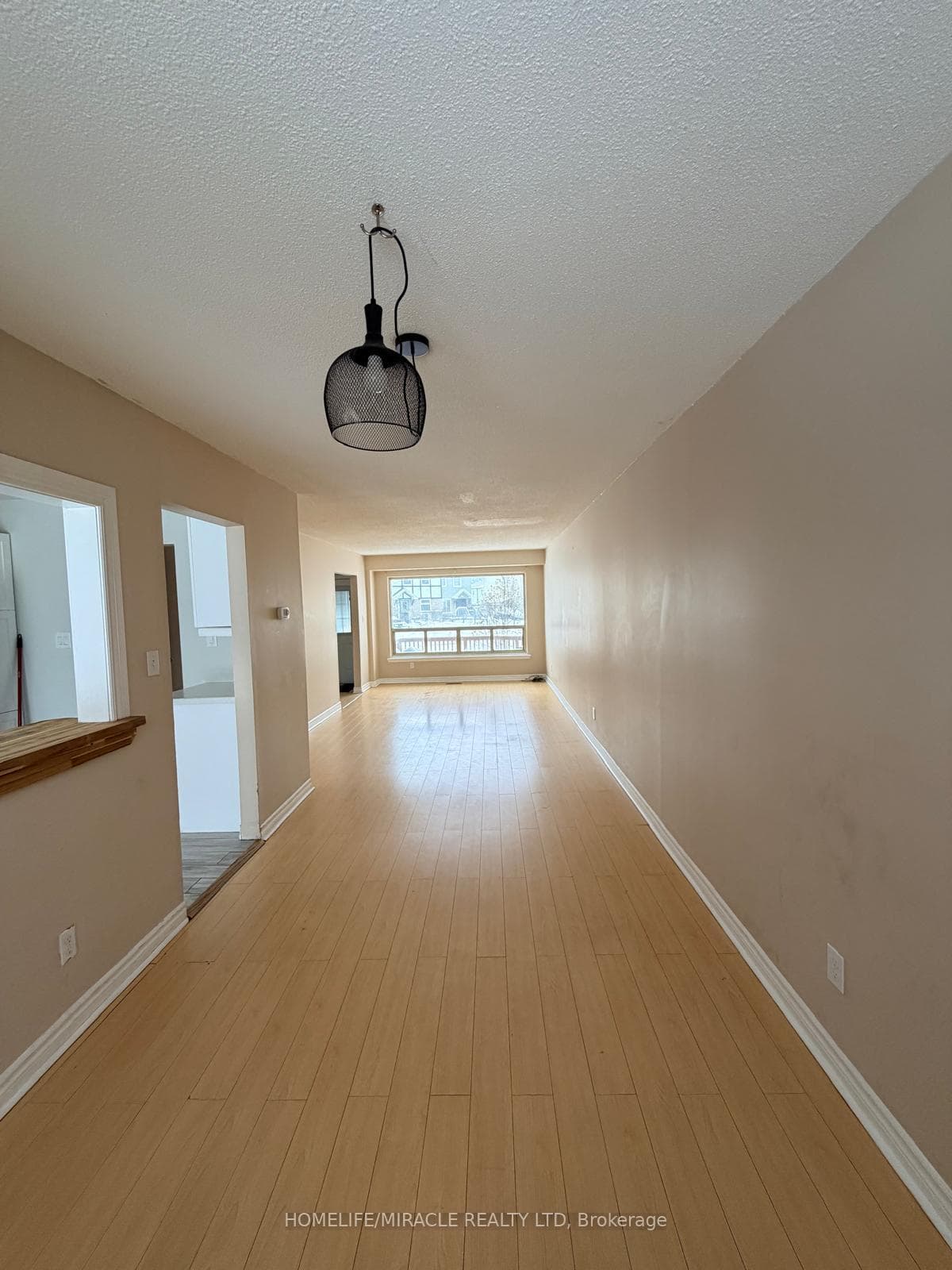 1391 Fenelon Crescent photo 10