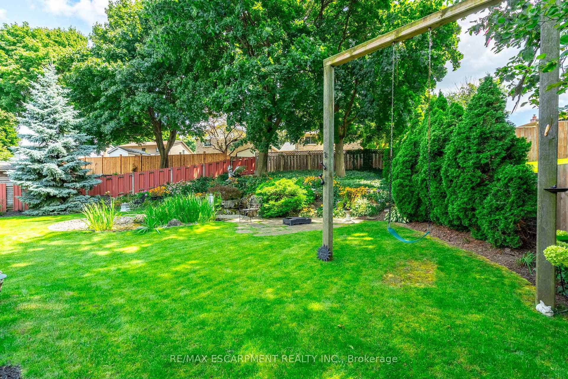 63 FORESTGATE Drive photo 37