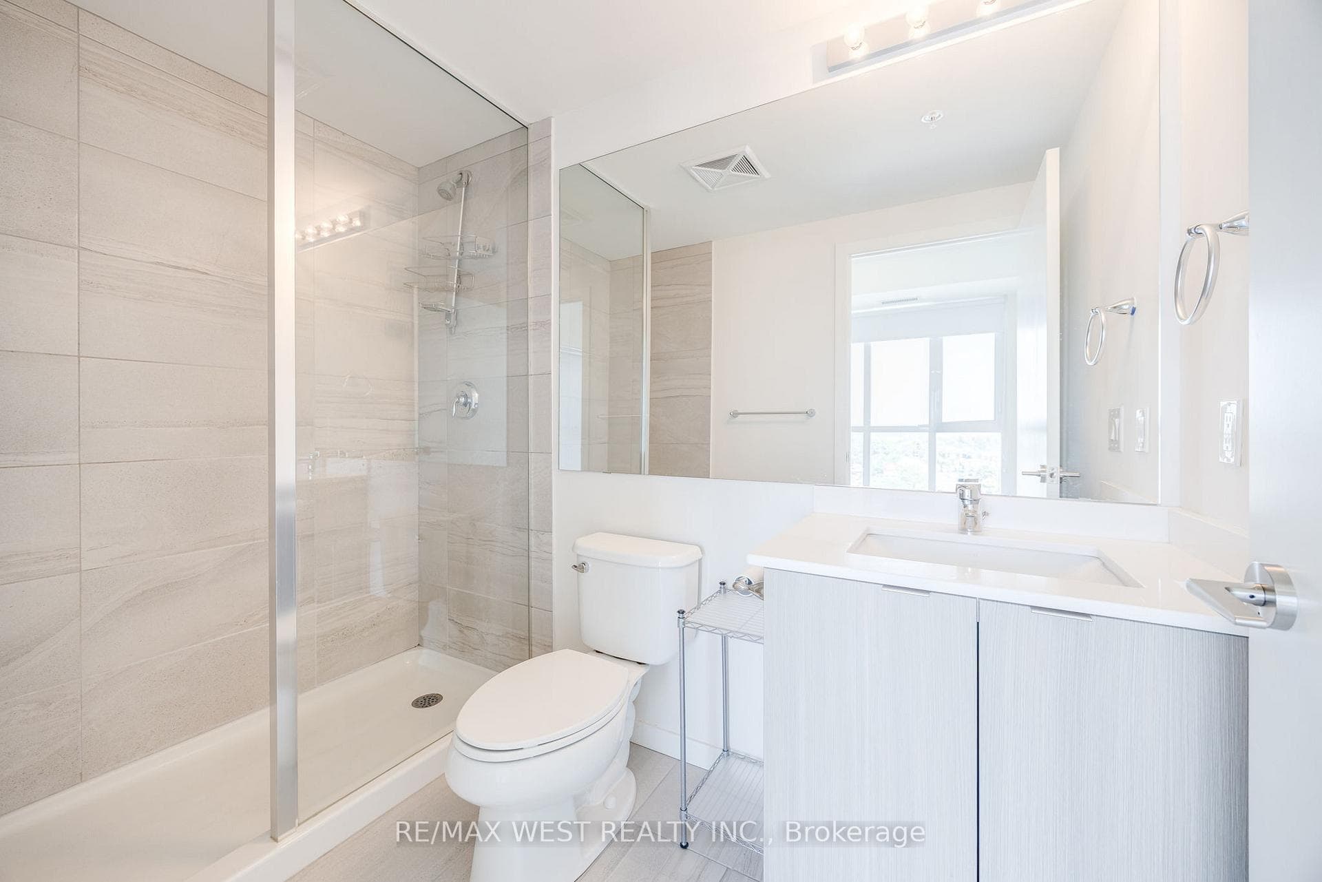 3237 Bayview Avenue Unit 902 photo 13