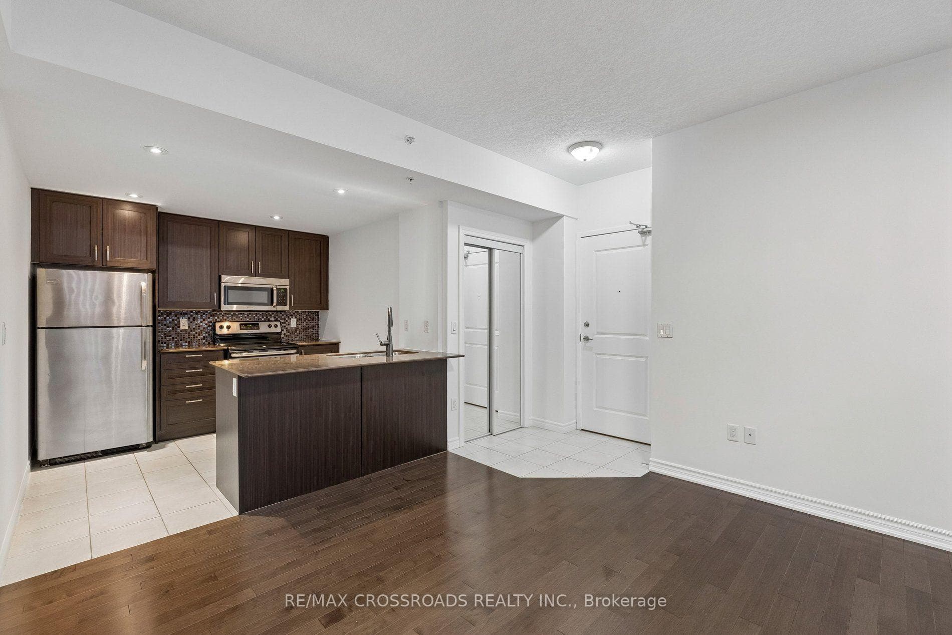 427 Aberdeen Avenue Unit 201 photo 6