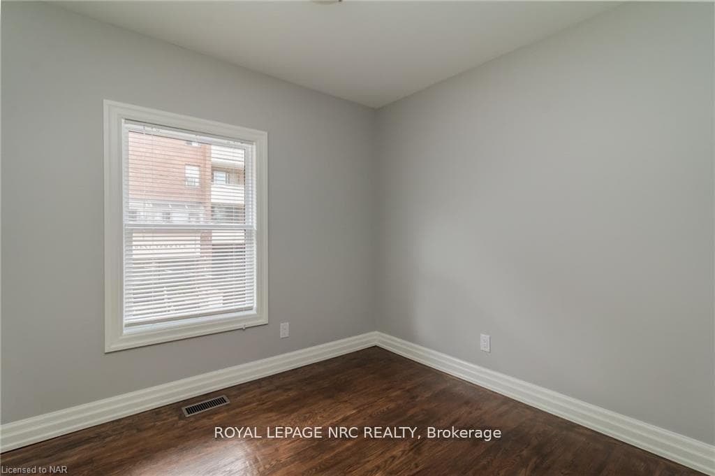 6 Clark Street Unit Upper photo 12