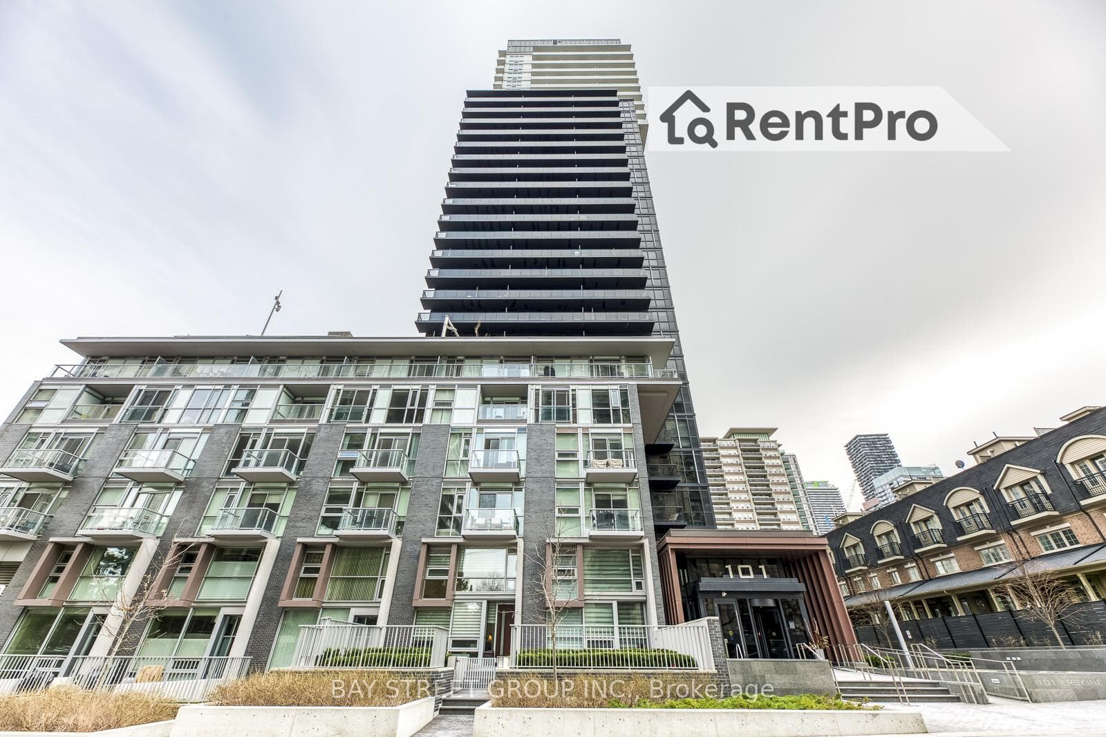 101 Erskine Avenue Unit 2813 photo 1