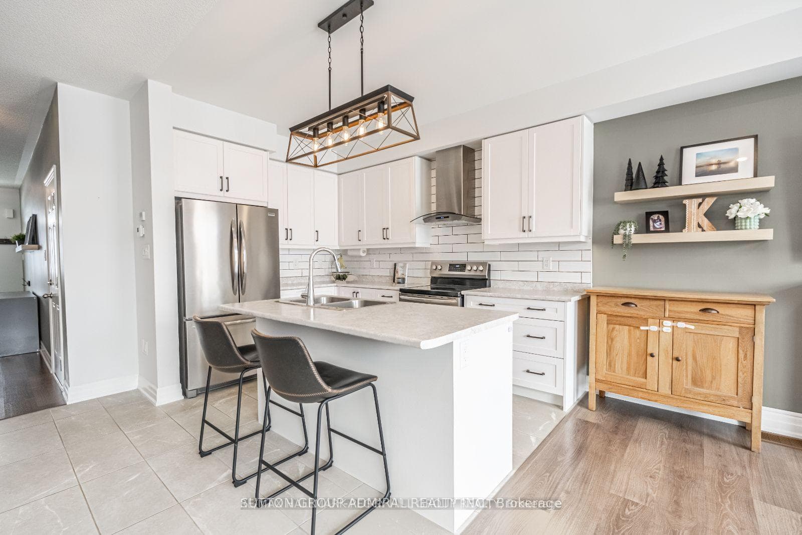 49 Morris Drive photo 1
