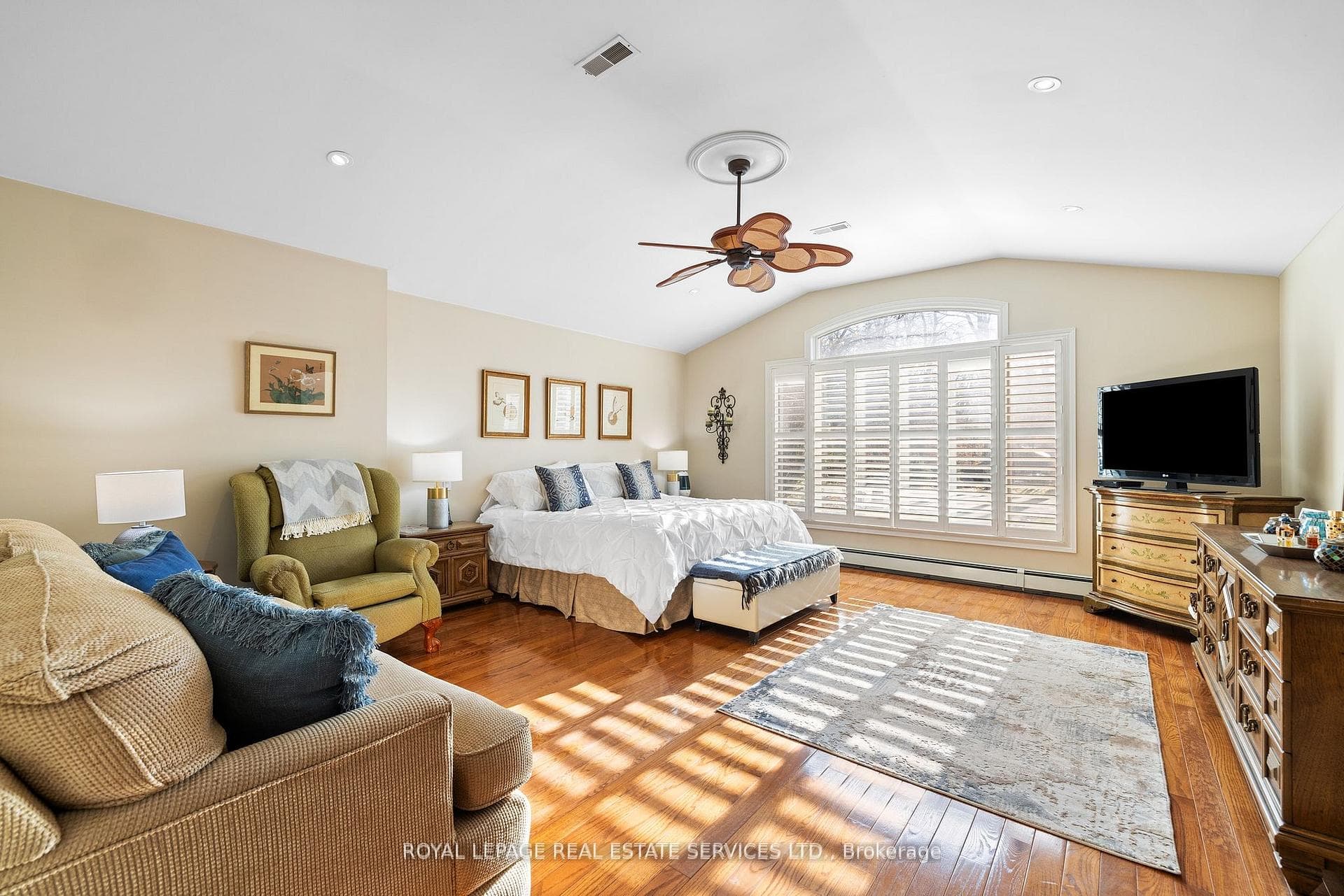 70 Leggett Avenue photo 15