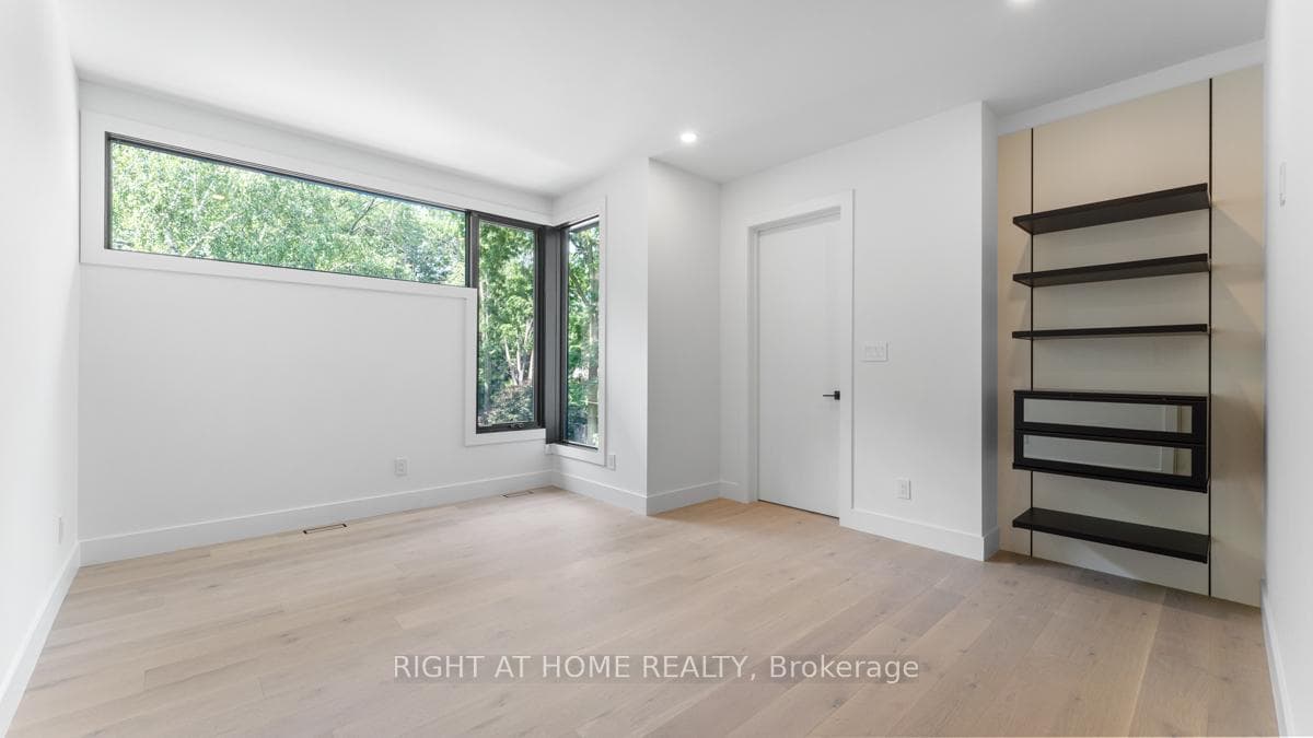301 Lakeshore Road photo 26