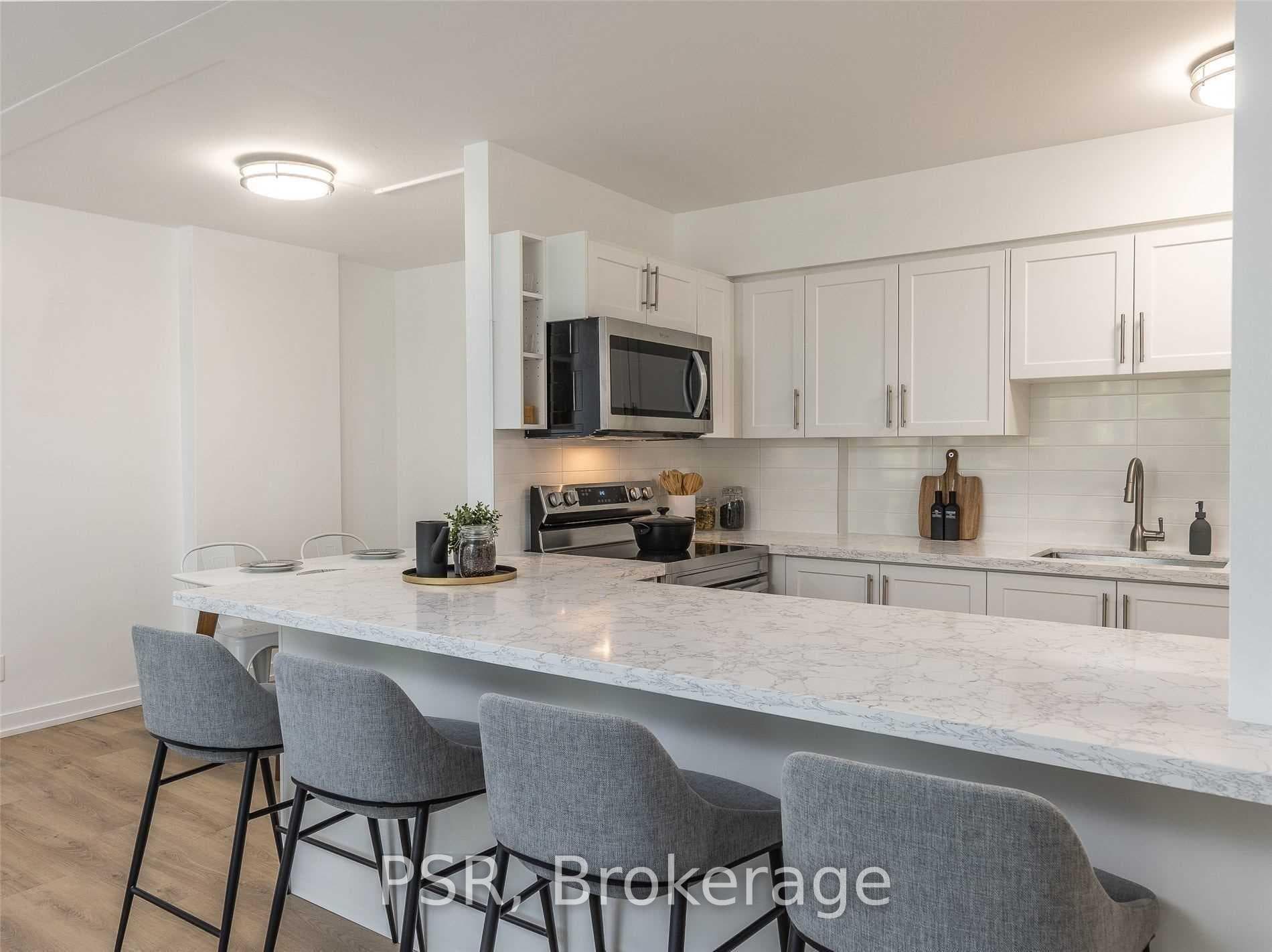 240 Markland Drive Unit 707 photo 5