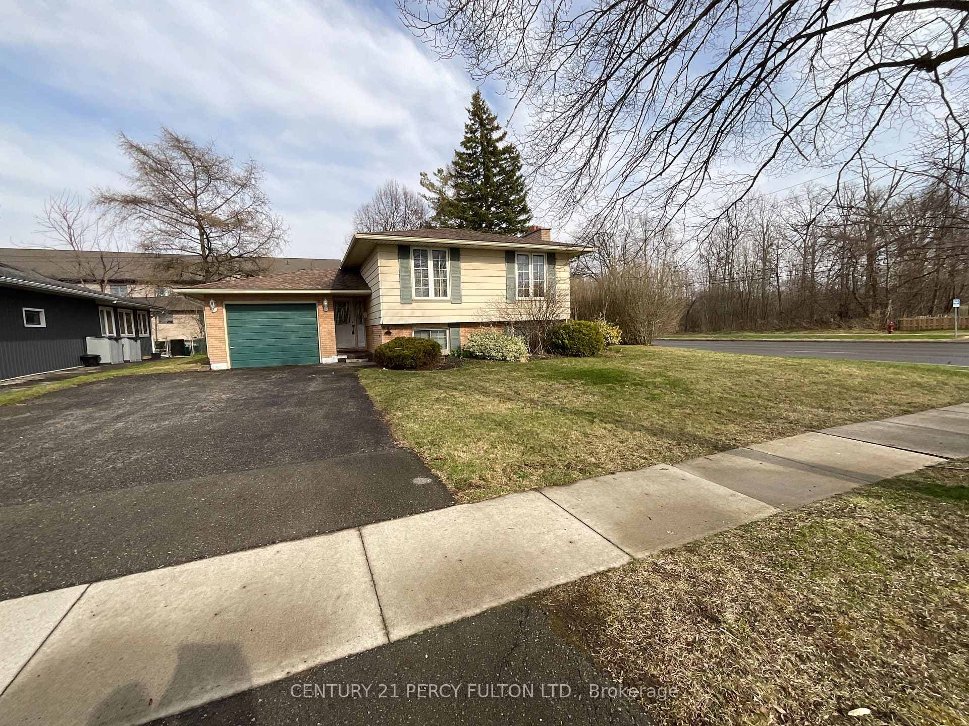 2 Trelawn Parkway photo 2