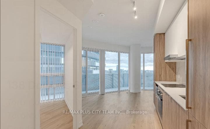 138 Downes Street Unit 7312 photo 7