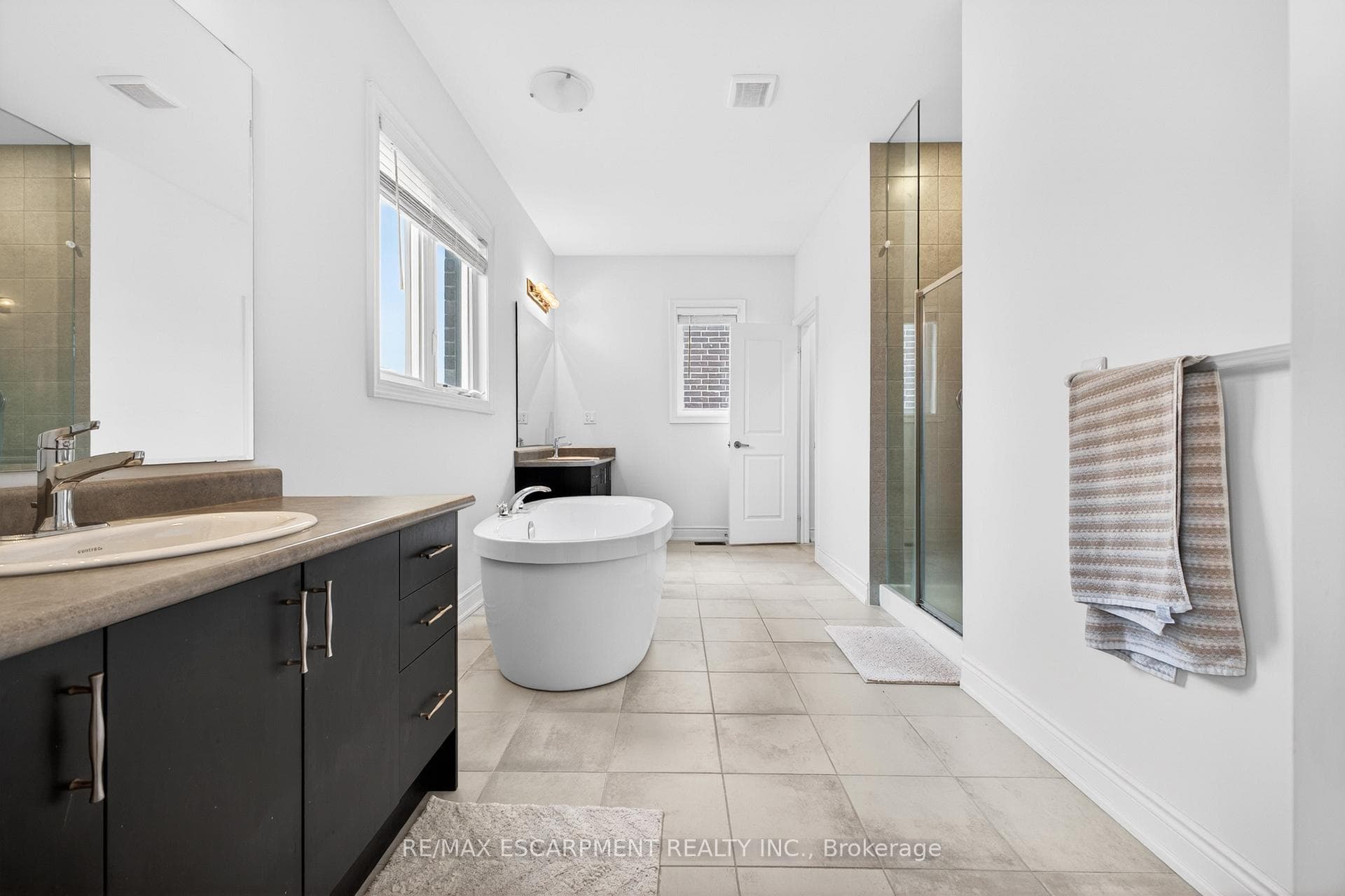 20 Zimmerman Gardens photo 39