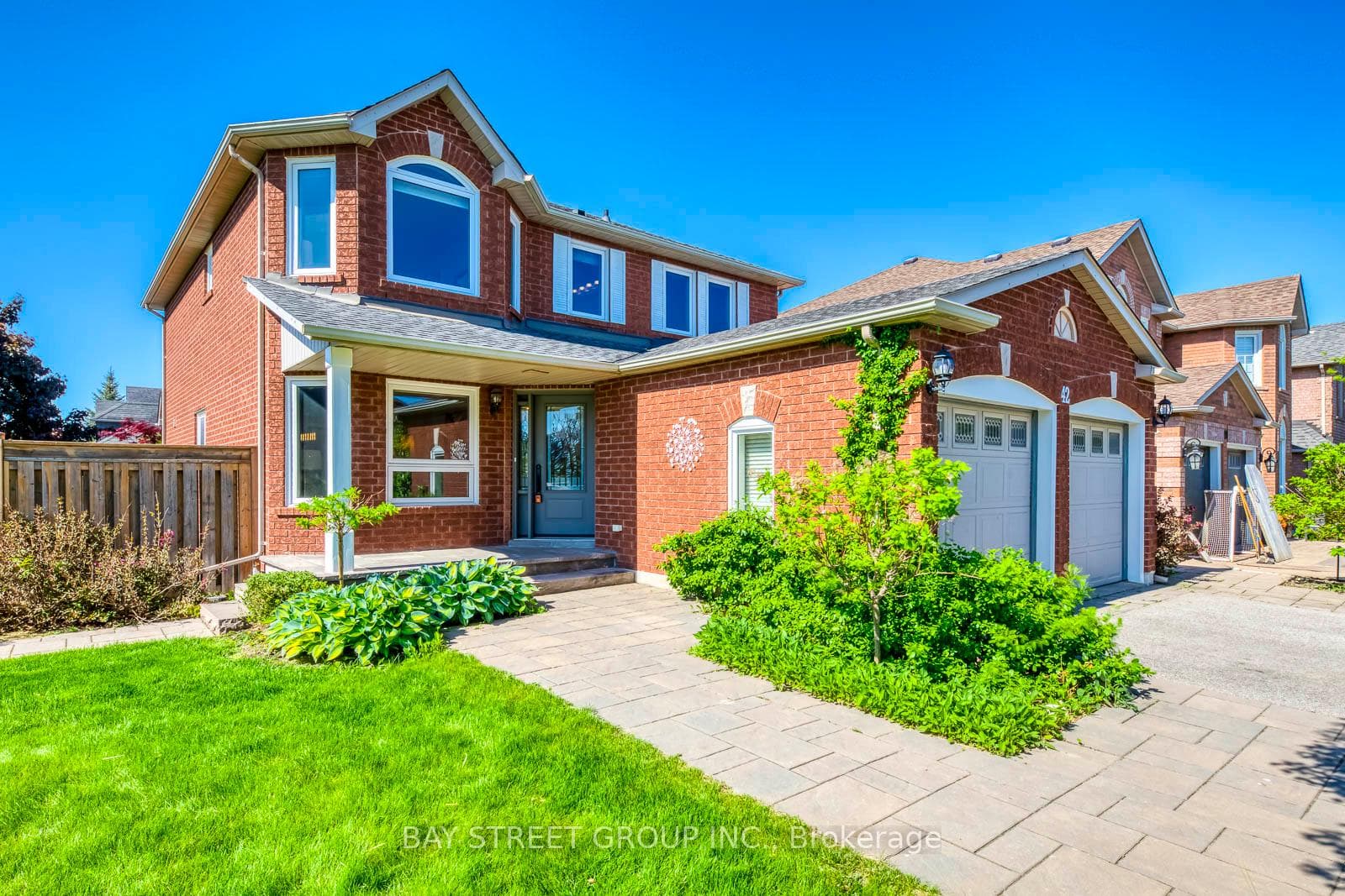 42 Gooderham Drive photo 4