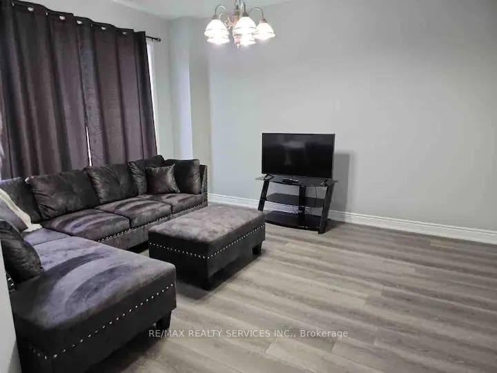 53 Sinden Road Unit Upper photo 4