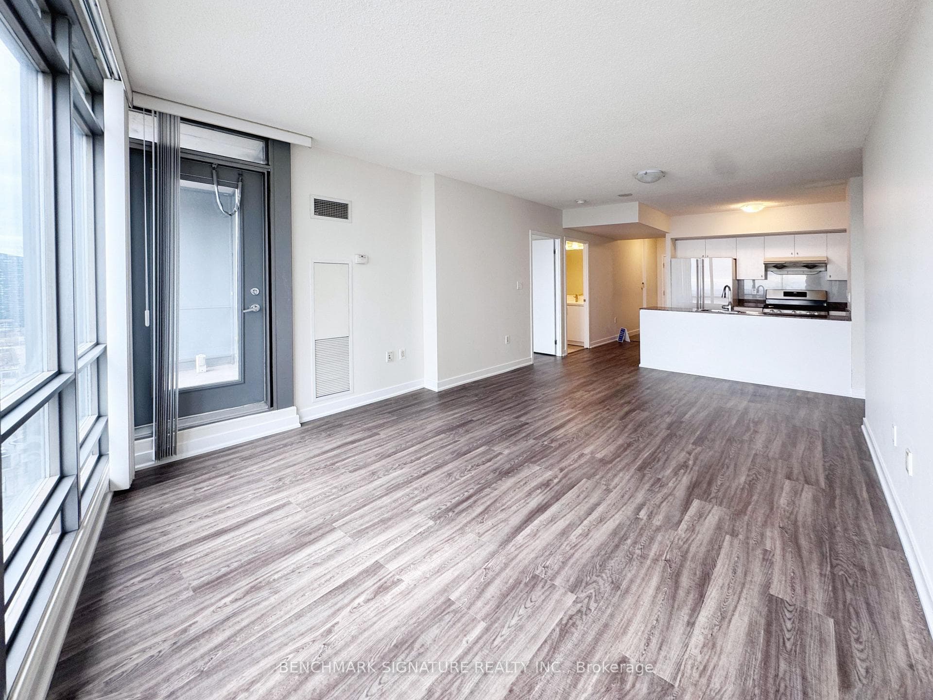 3 Navy Wharf Court Unit 2701 photo 1