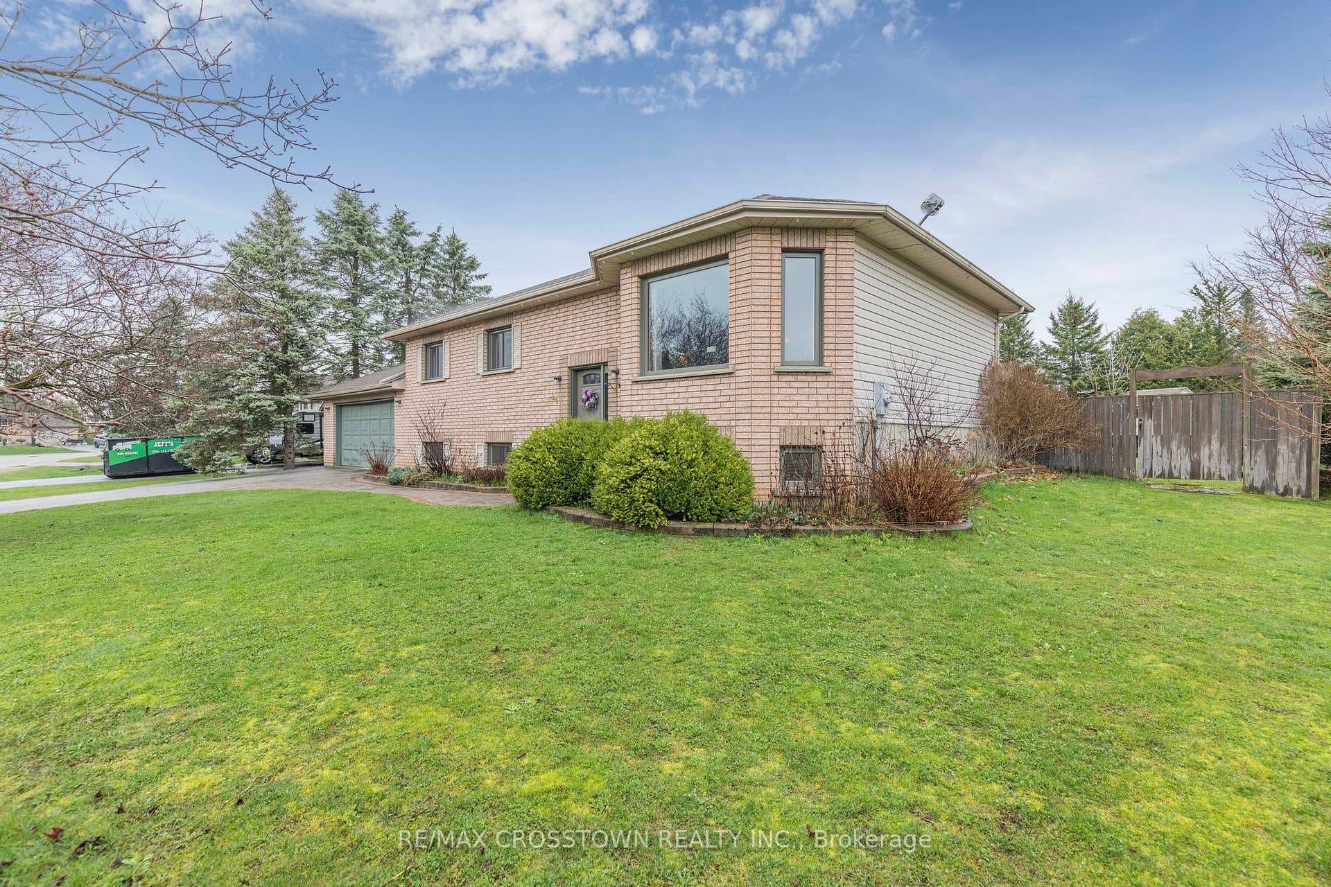 28 Marshall Crescent photo 4