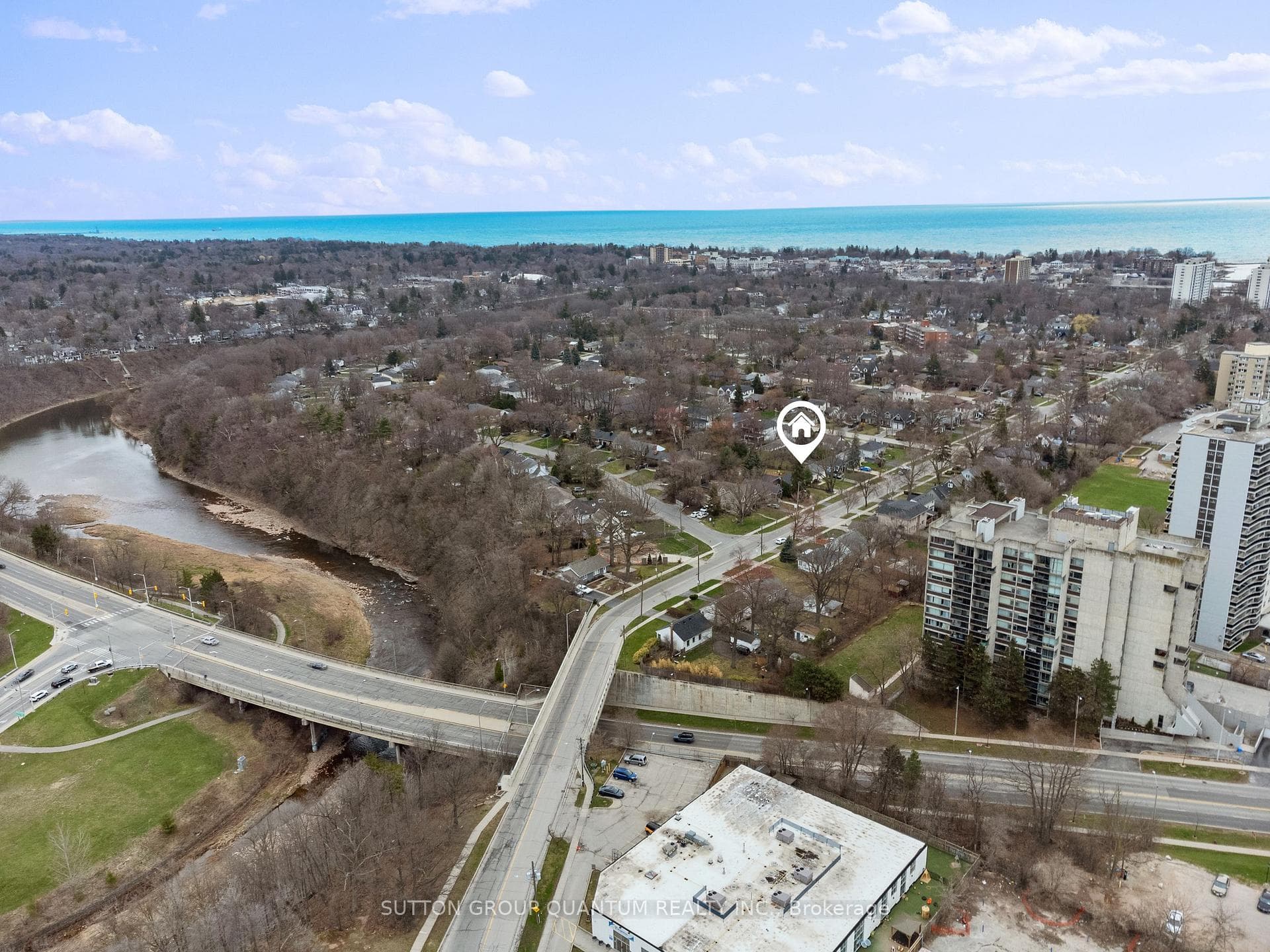 407 Queen Mary Drive photo 8