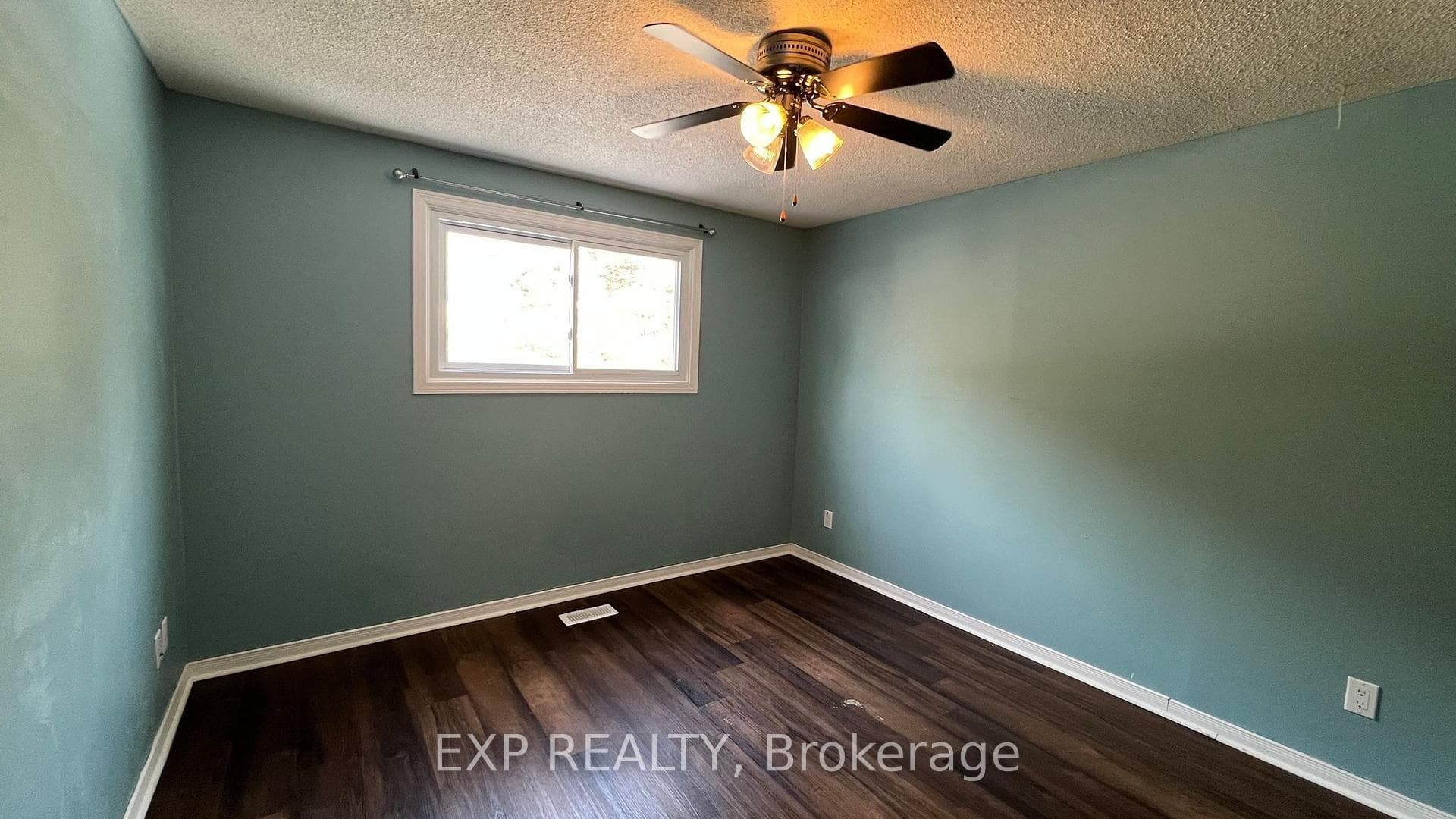 450 Drummerhill Crescent photo 8
