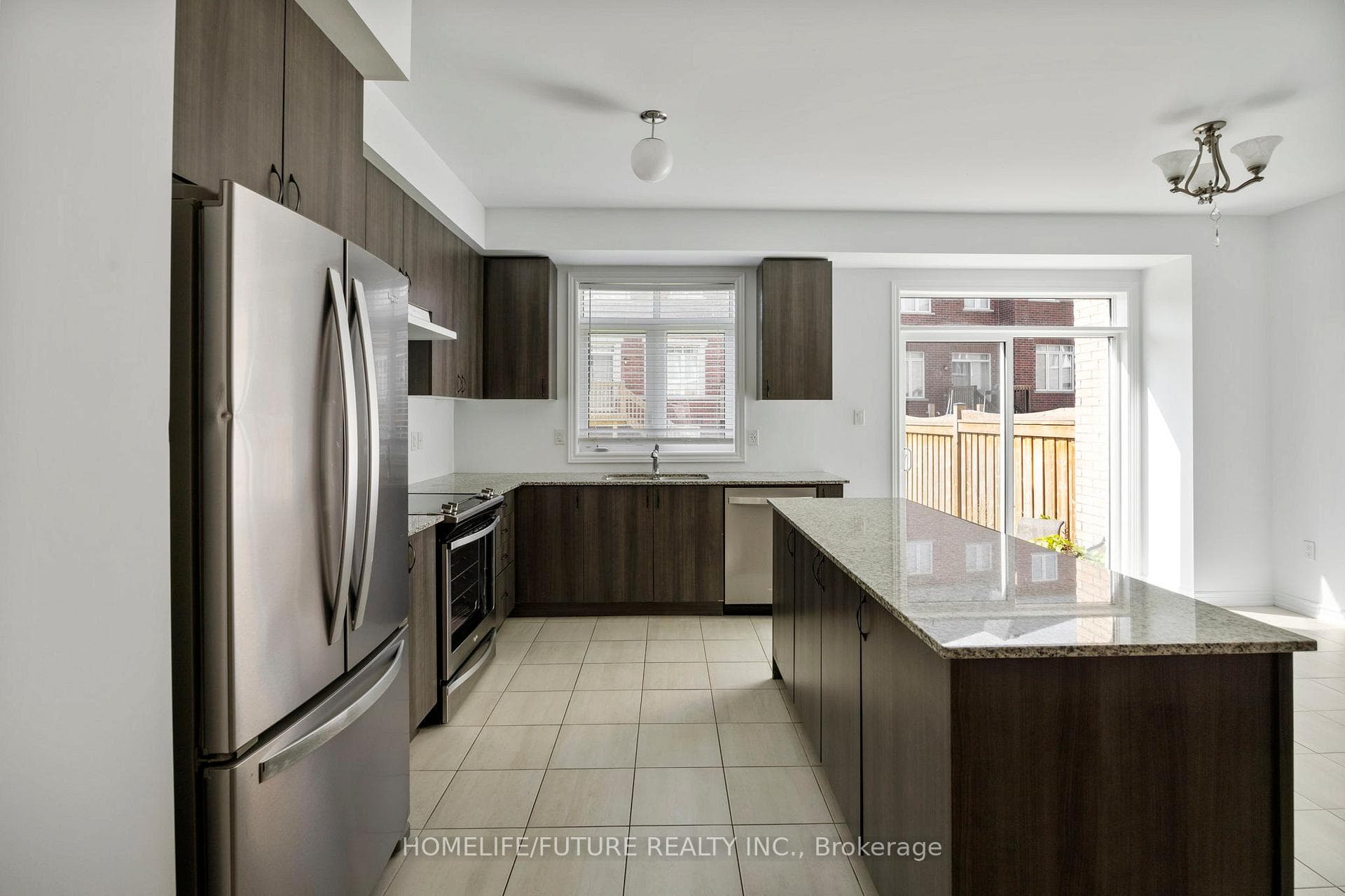 10 Brent Crescent photo 14