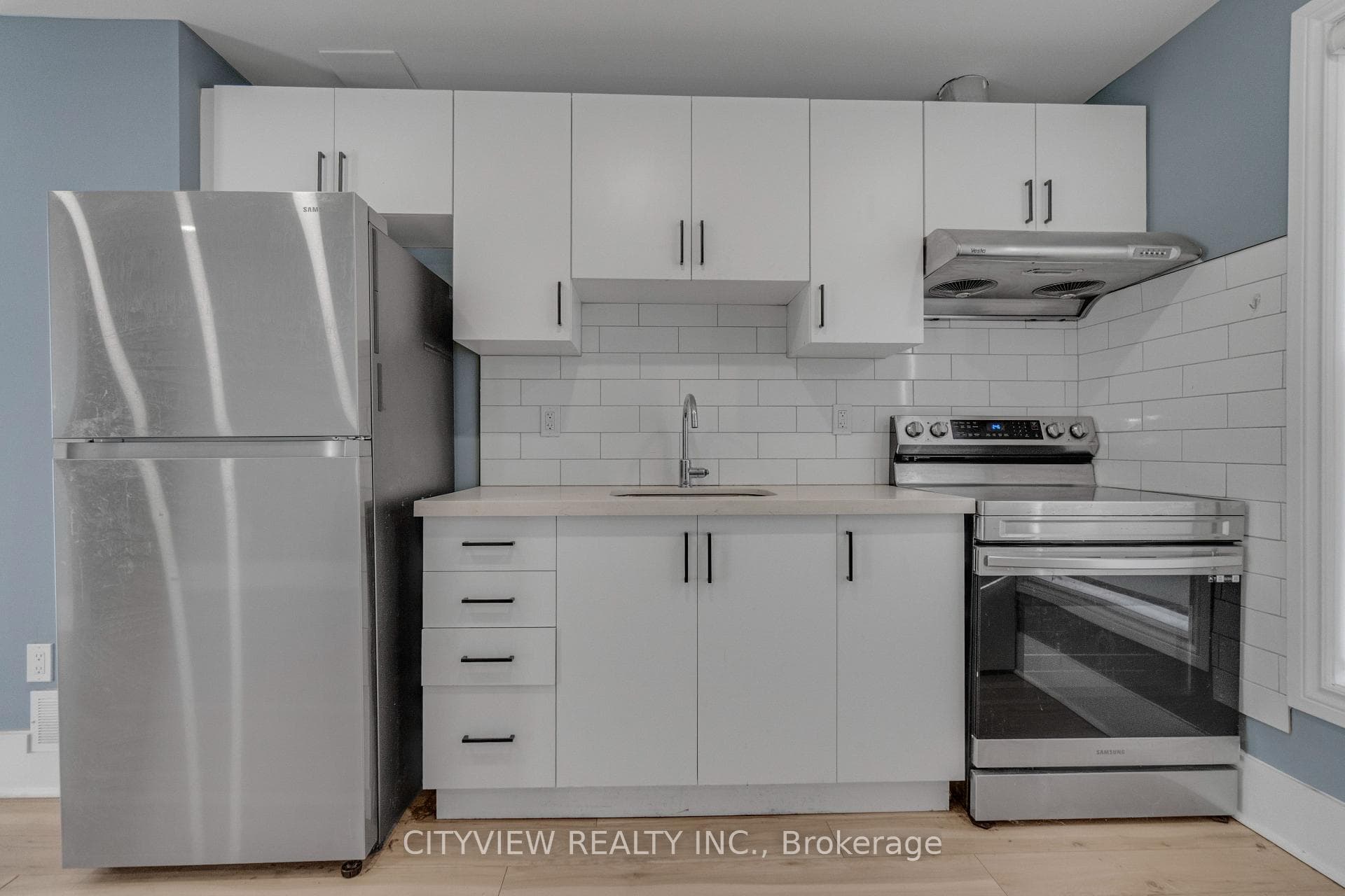 382 Beach Road photo 28