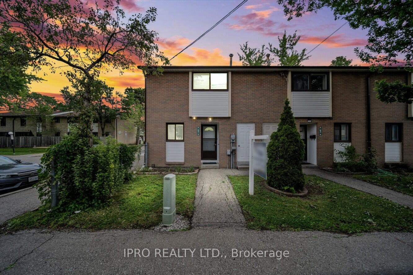 63 Fleetwood Crescent Unit 92 photo 3