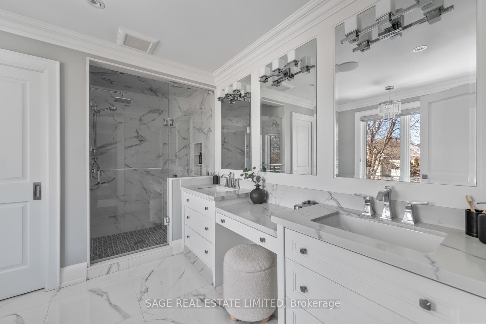 925 Royal York Road photo 36