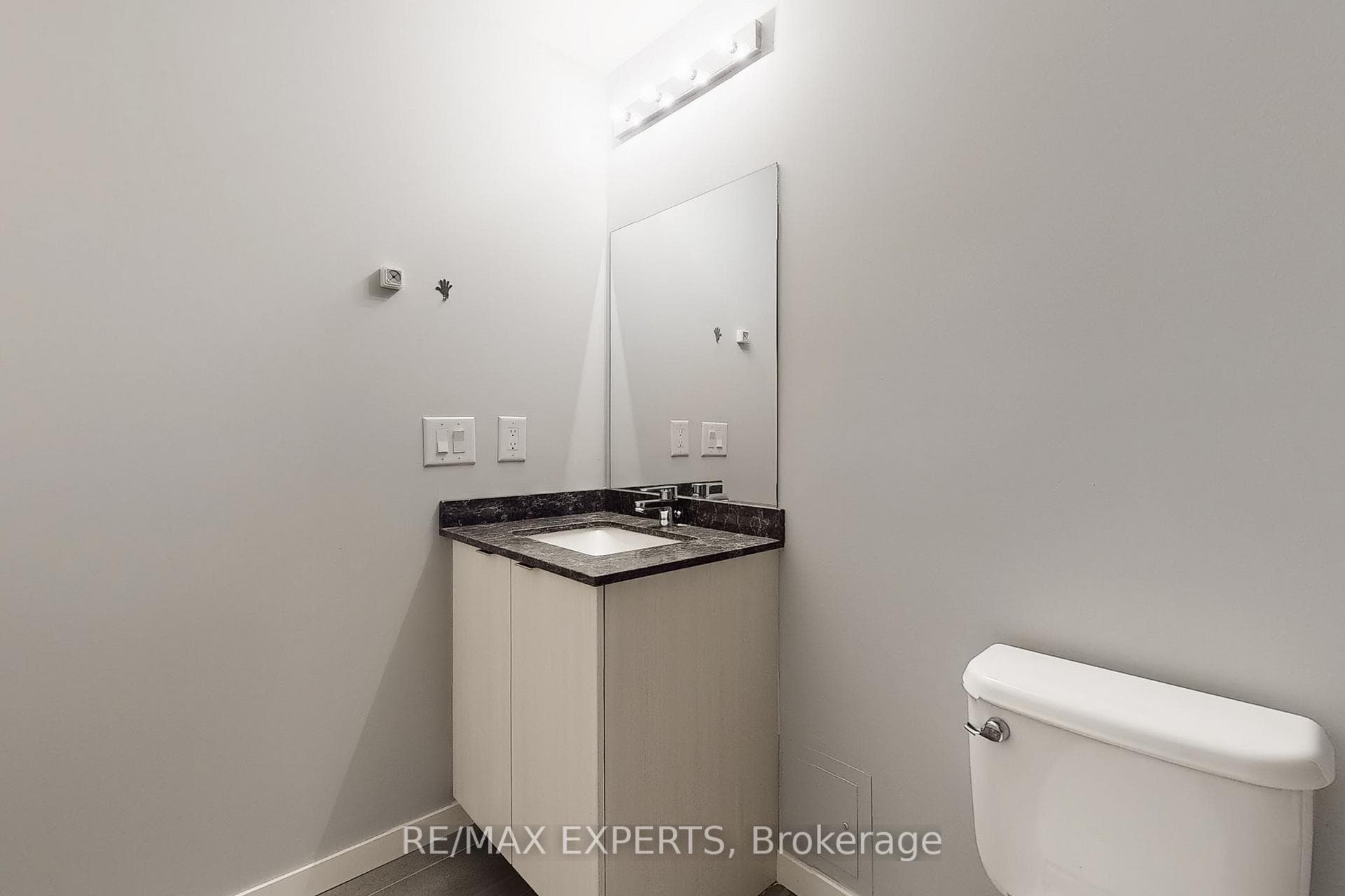 3237 Bayview Avenue Unit 104 photo 30