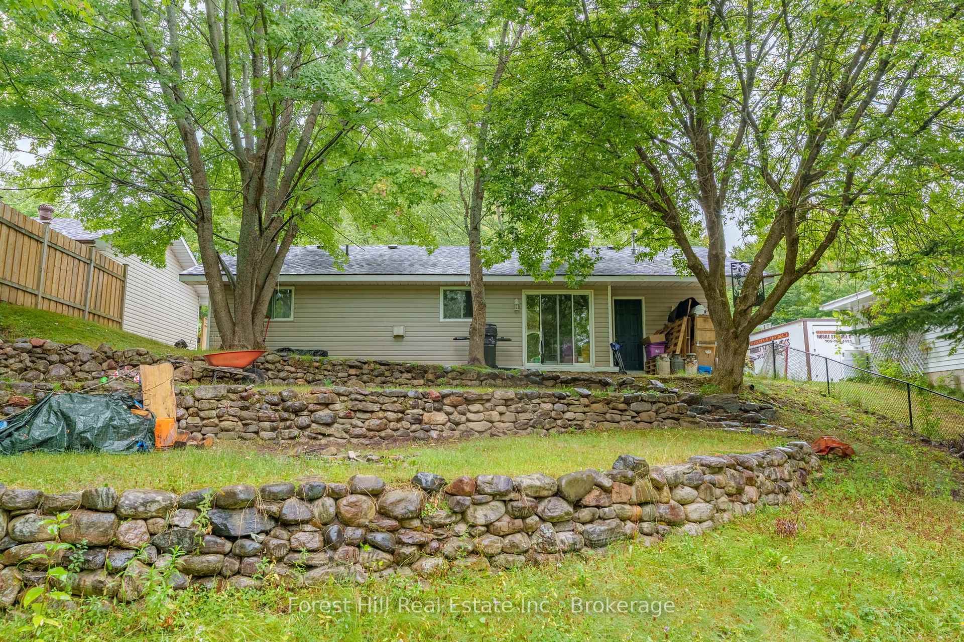12 Crestview Drive photo 4