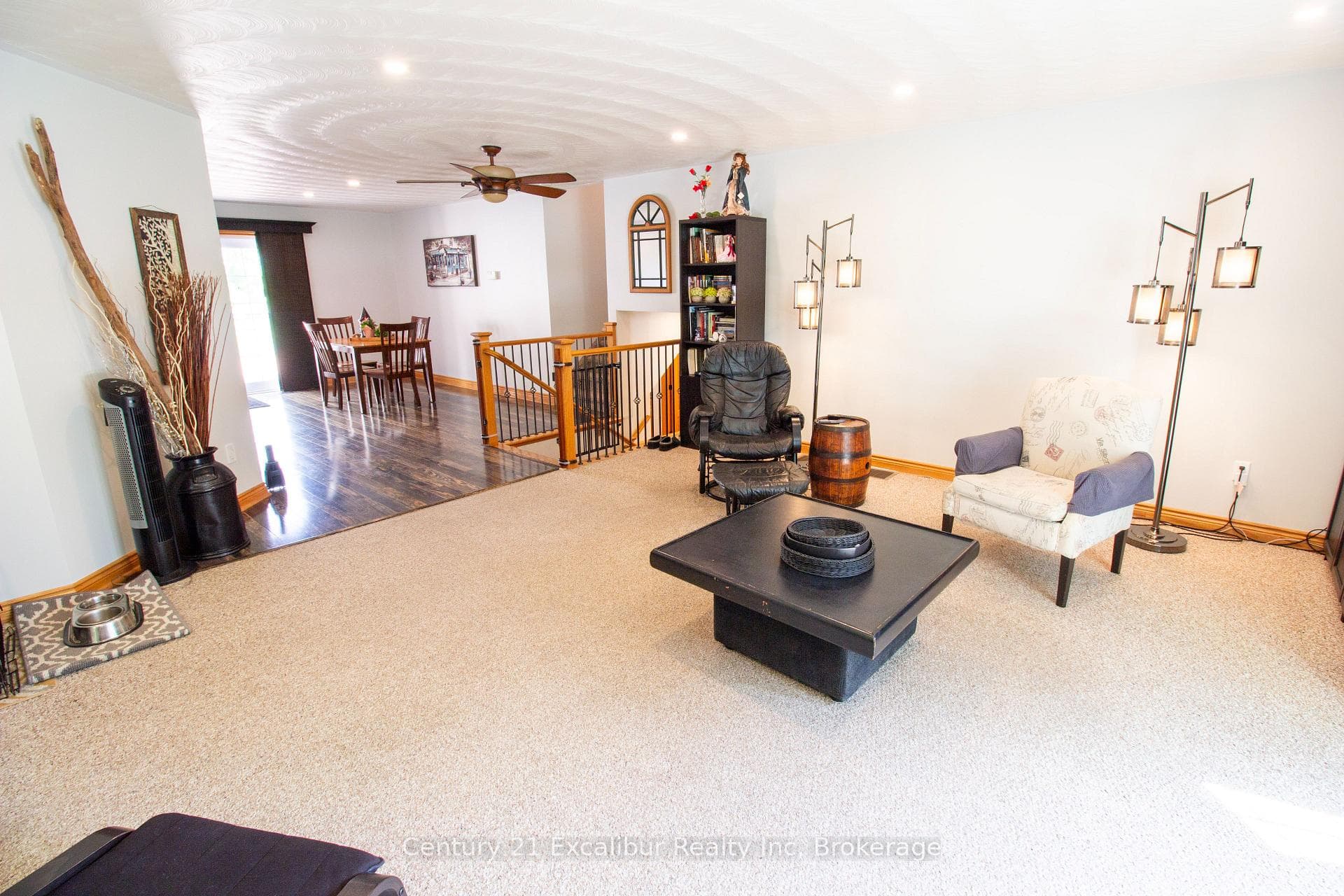 591 Wellington Street photo 5