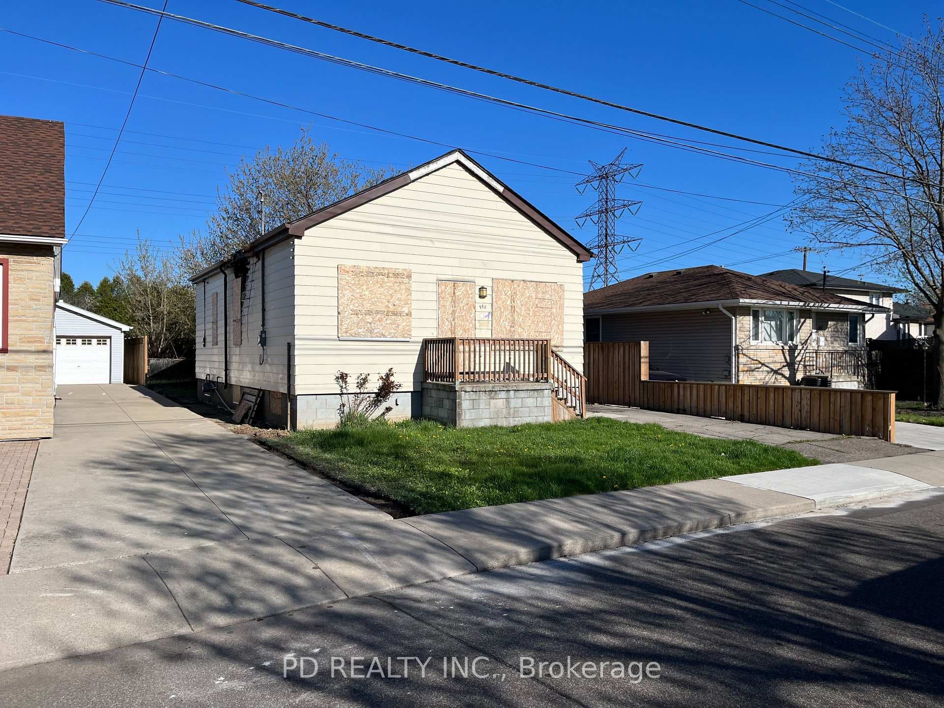 183 Normanhurst Avenue photo 2