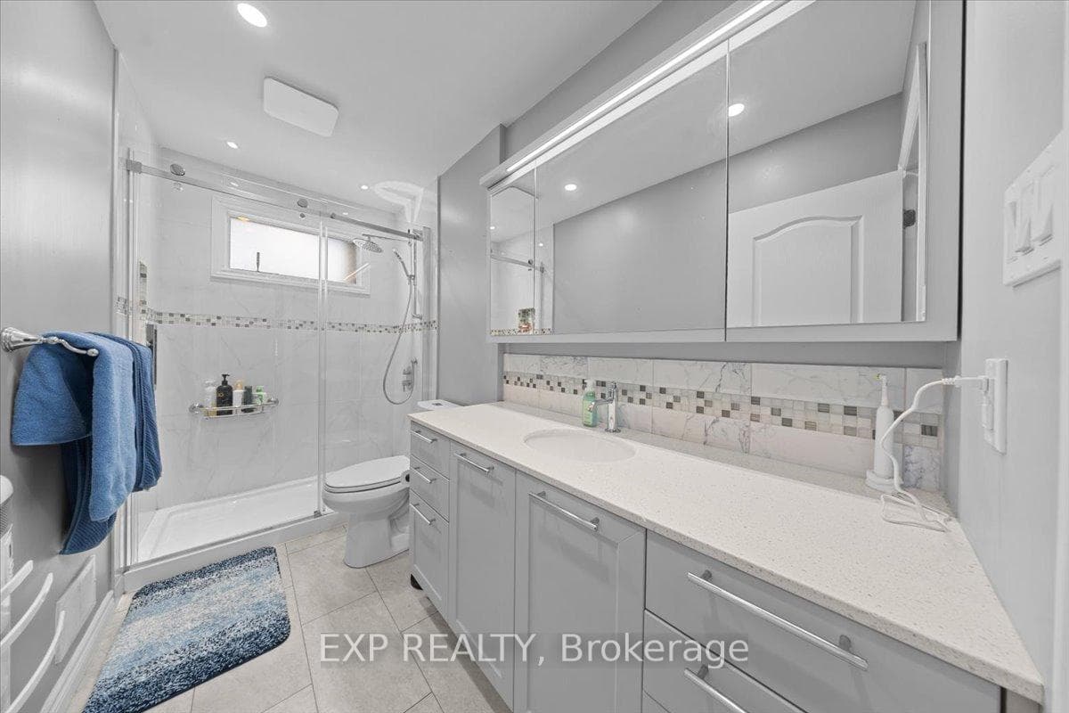 2697 Ulster Crescent photo 21