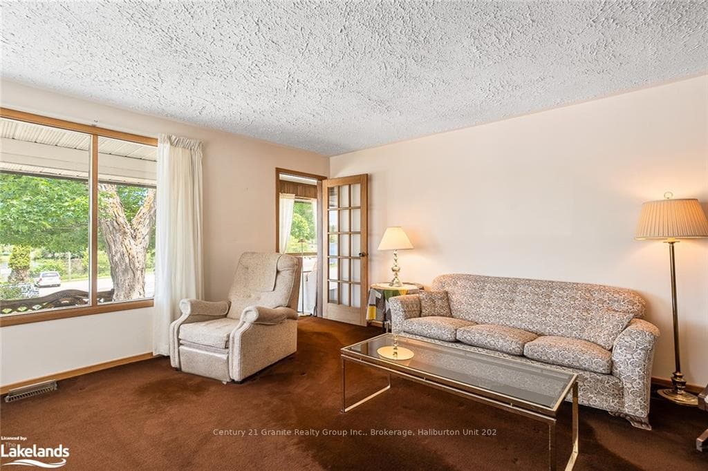 136 HIGHLAND Street photo 12