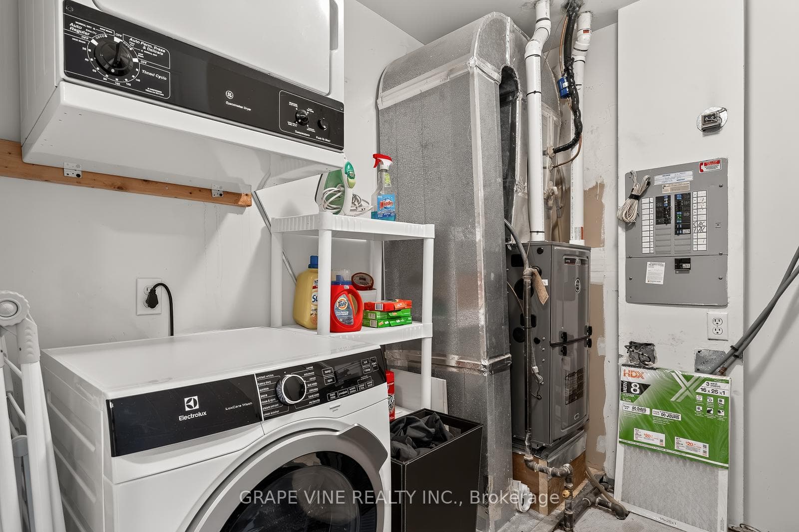 280 Bay Street Unit 14 photo 32
