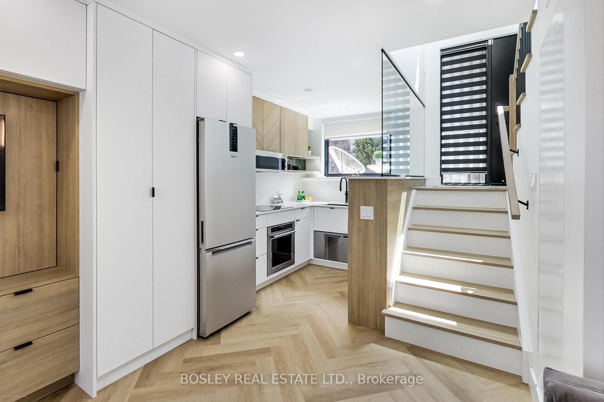 13R Mansfield Avenue photo 12