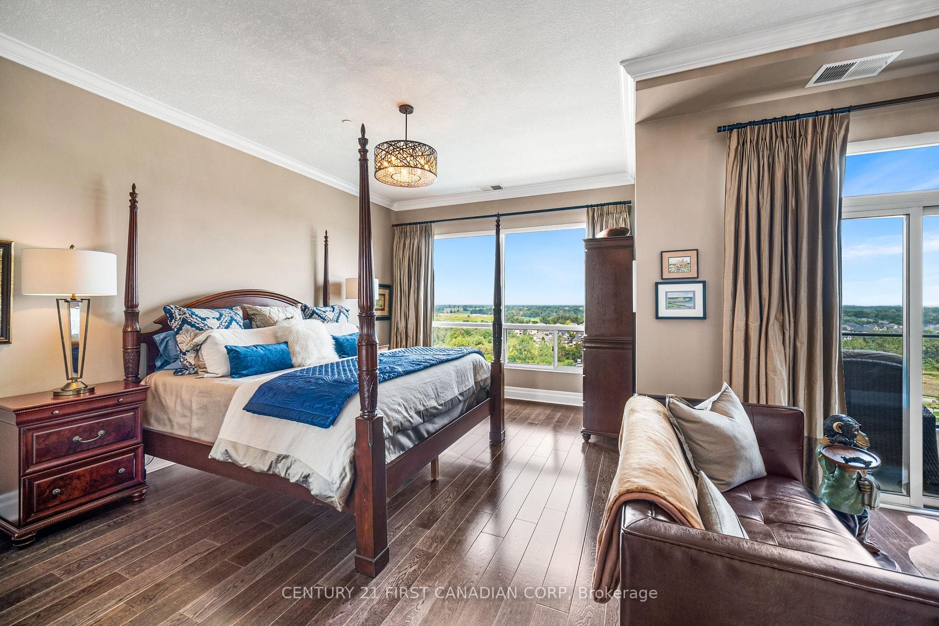 240 Villagewalk Boulevard Unit 1306 photo 18