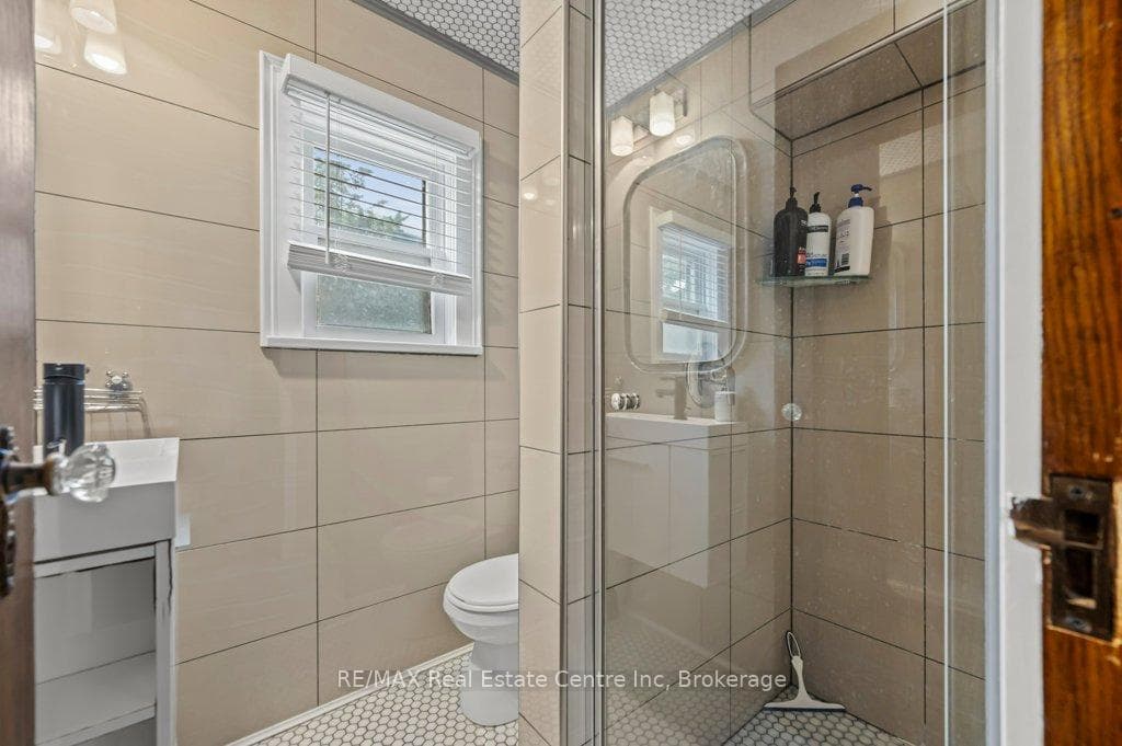 11 MANSION Street photo 29