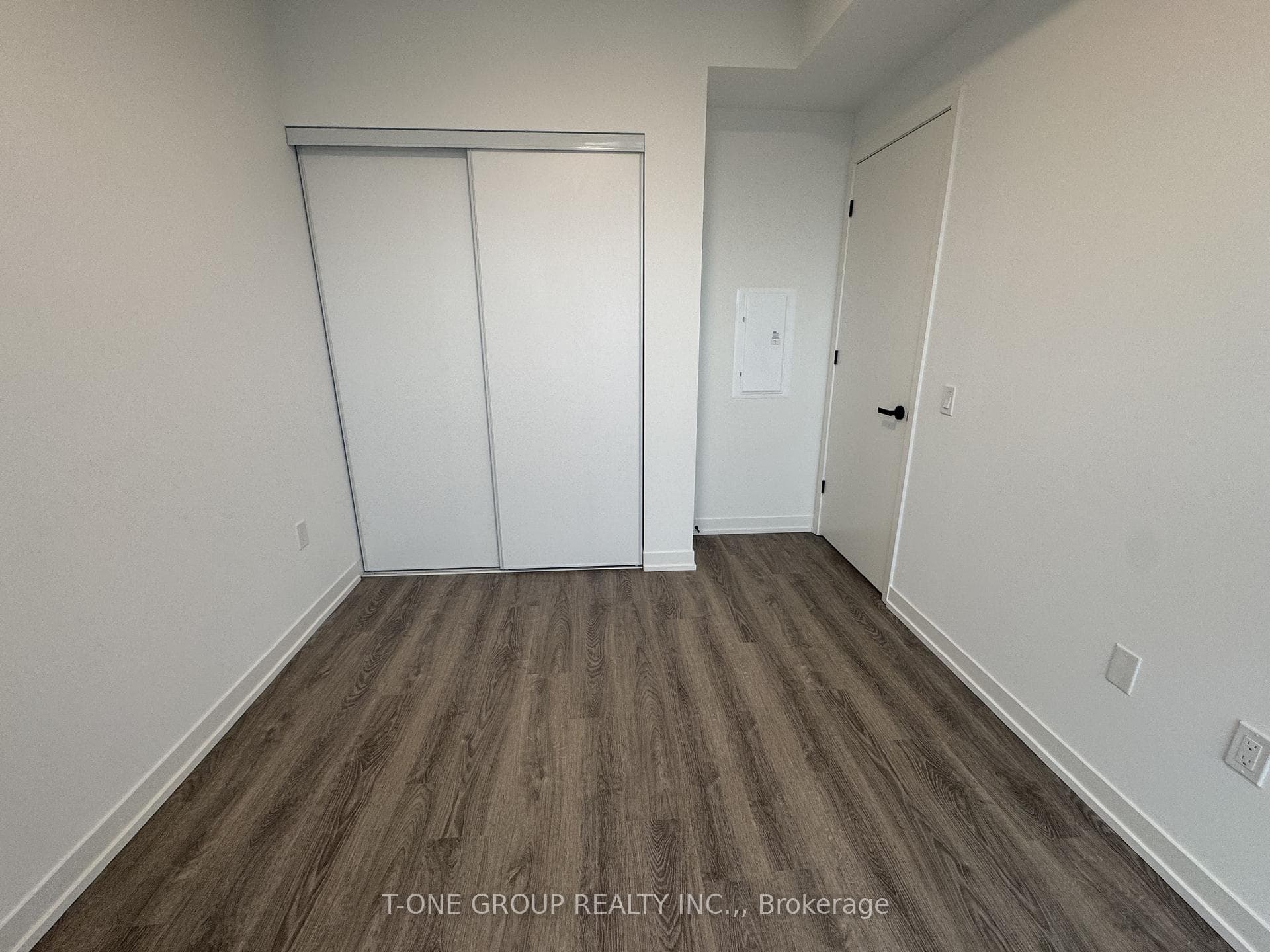 8 Interchange Way Unit 2505 photo 8