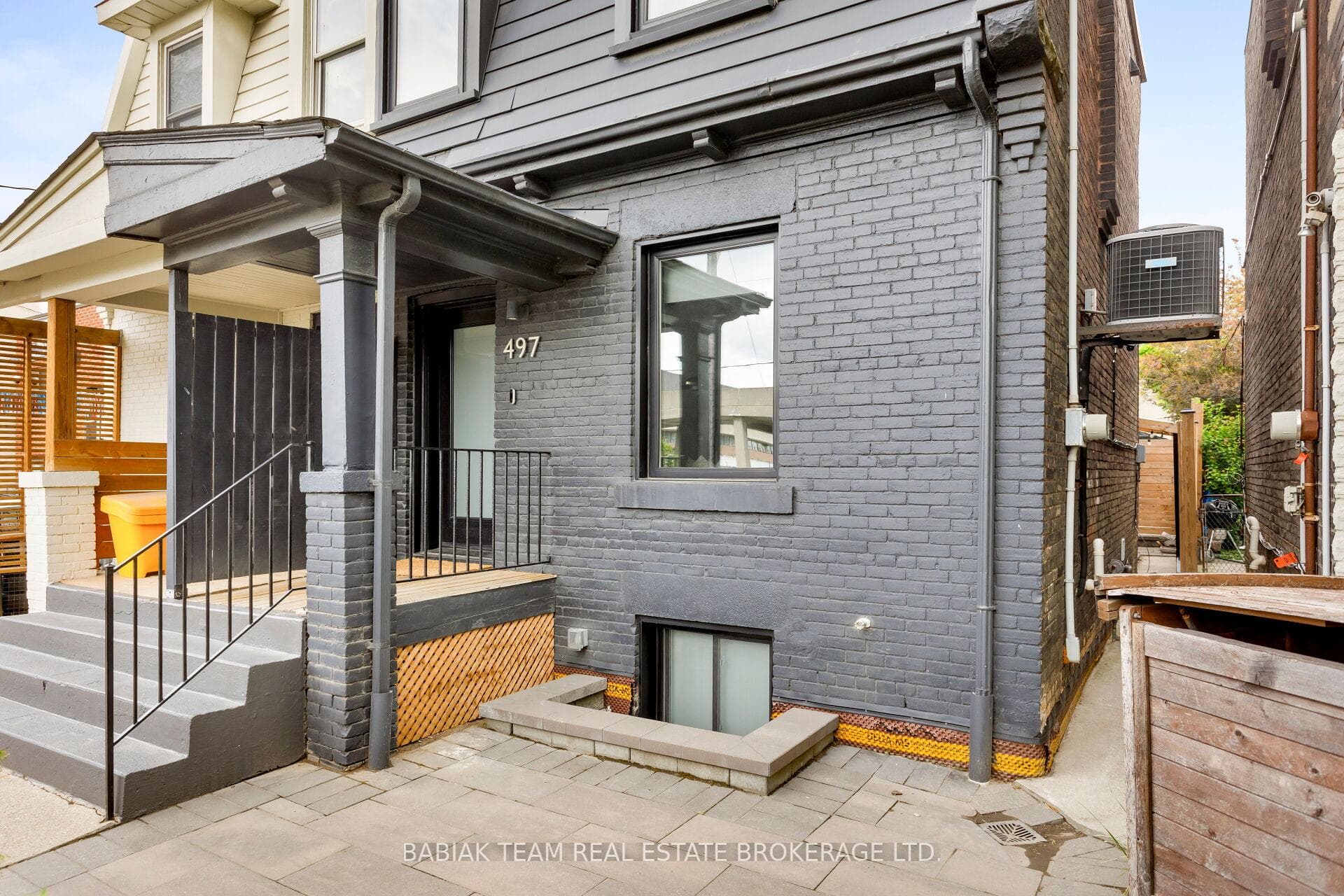 497 Keele Street photo 4