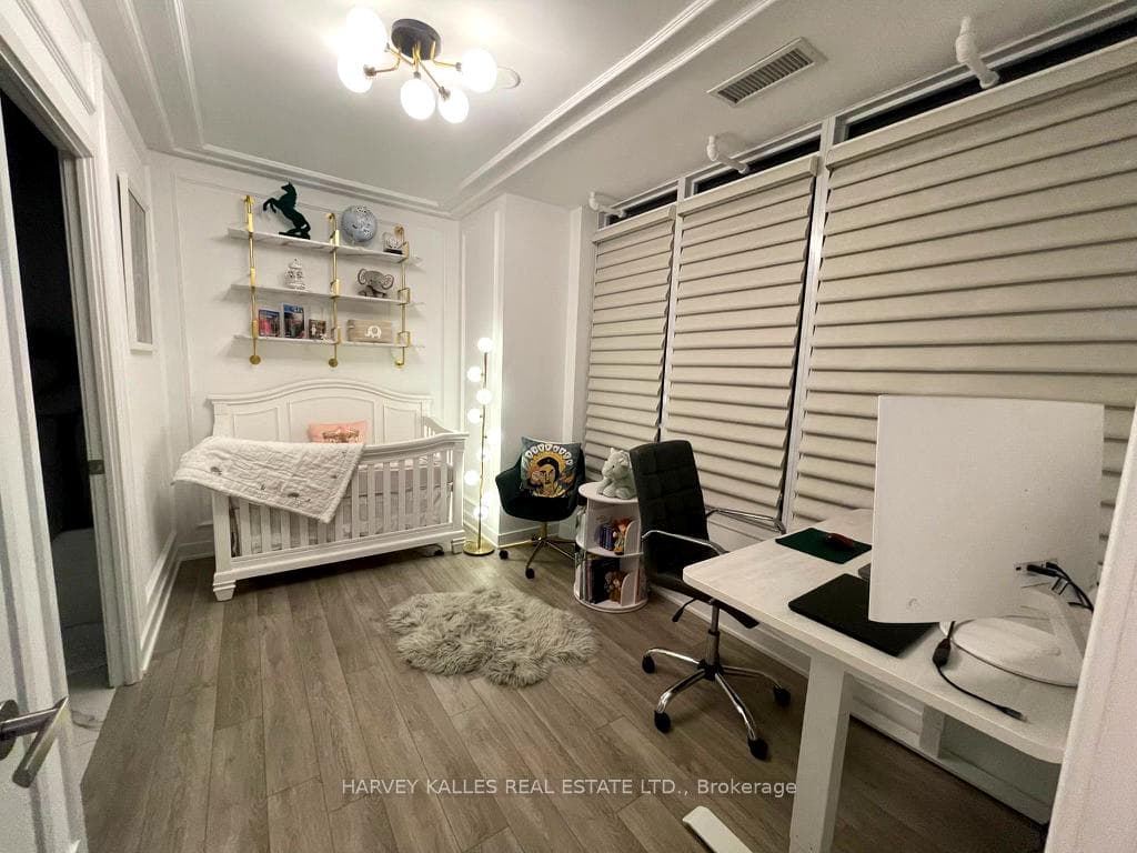 99 Broadway Avenue Unit 514 photo 14
