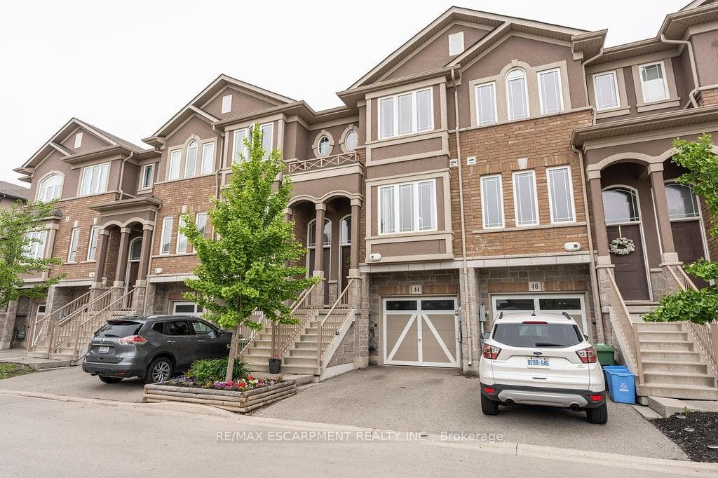 44 Bloom Crescent photo 2