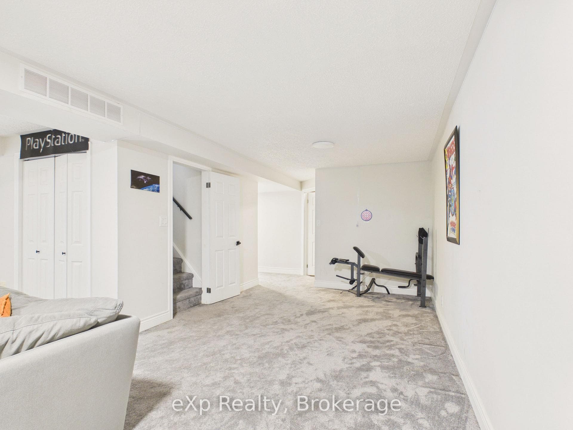 20 Highland Crescent photo 30