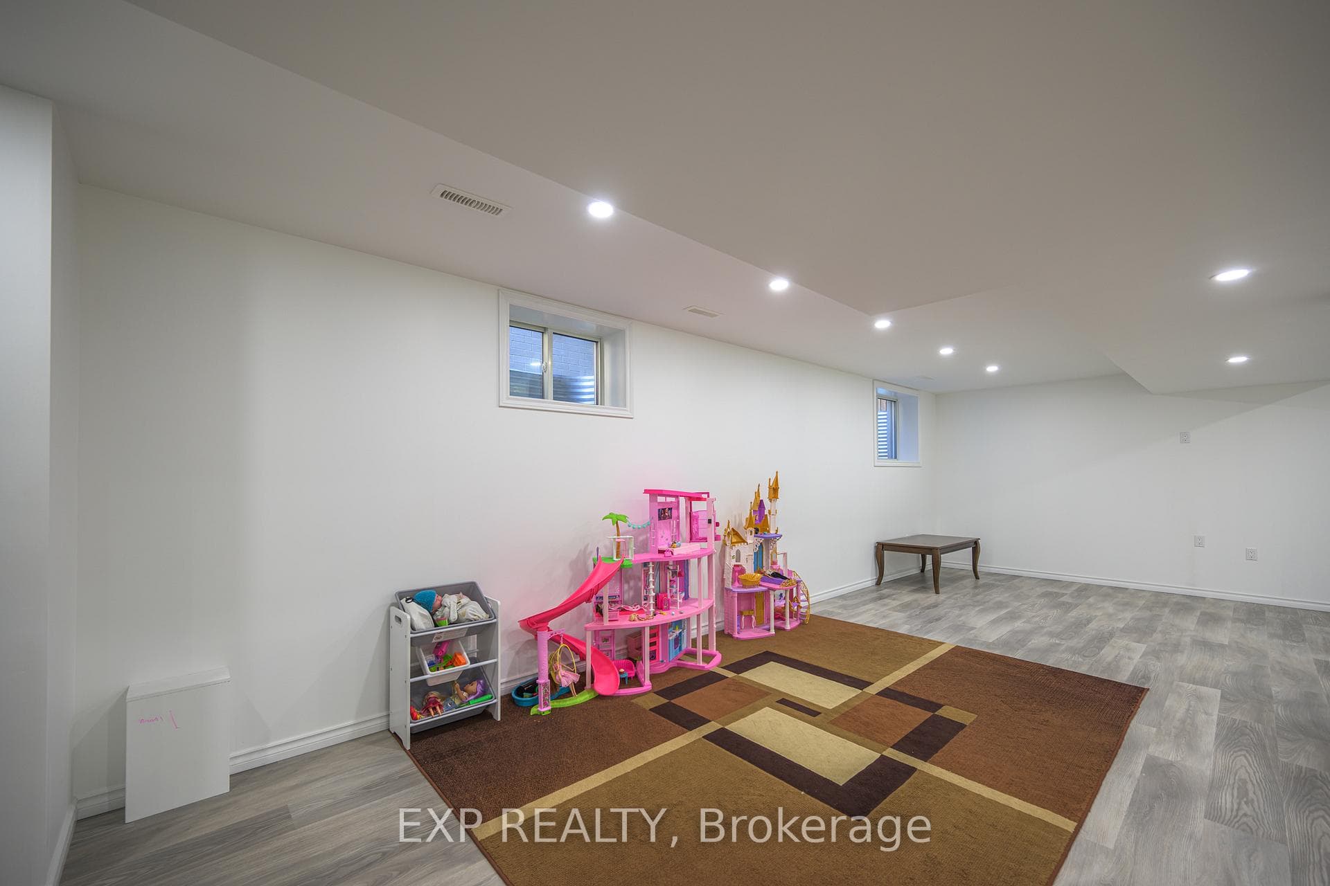 2230 Red Thorne Avenue photo 30