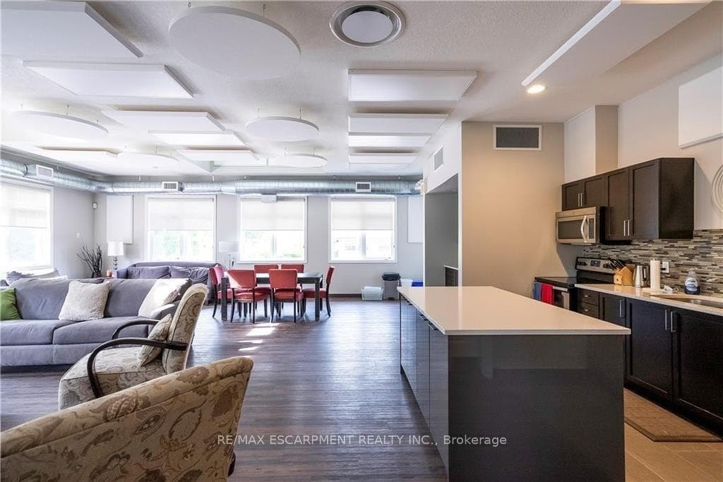 72 SILVER GLEN Boulevard photo 34