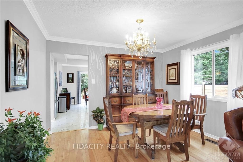14 GARDEN Avenue photo 7