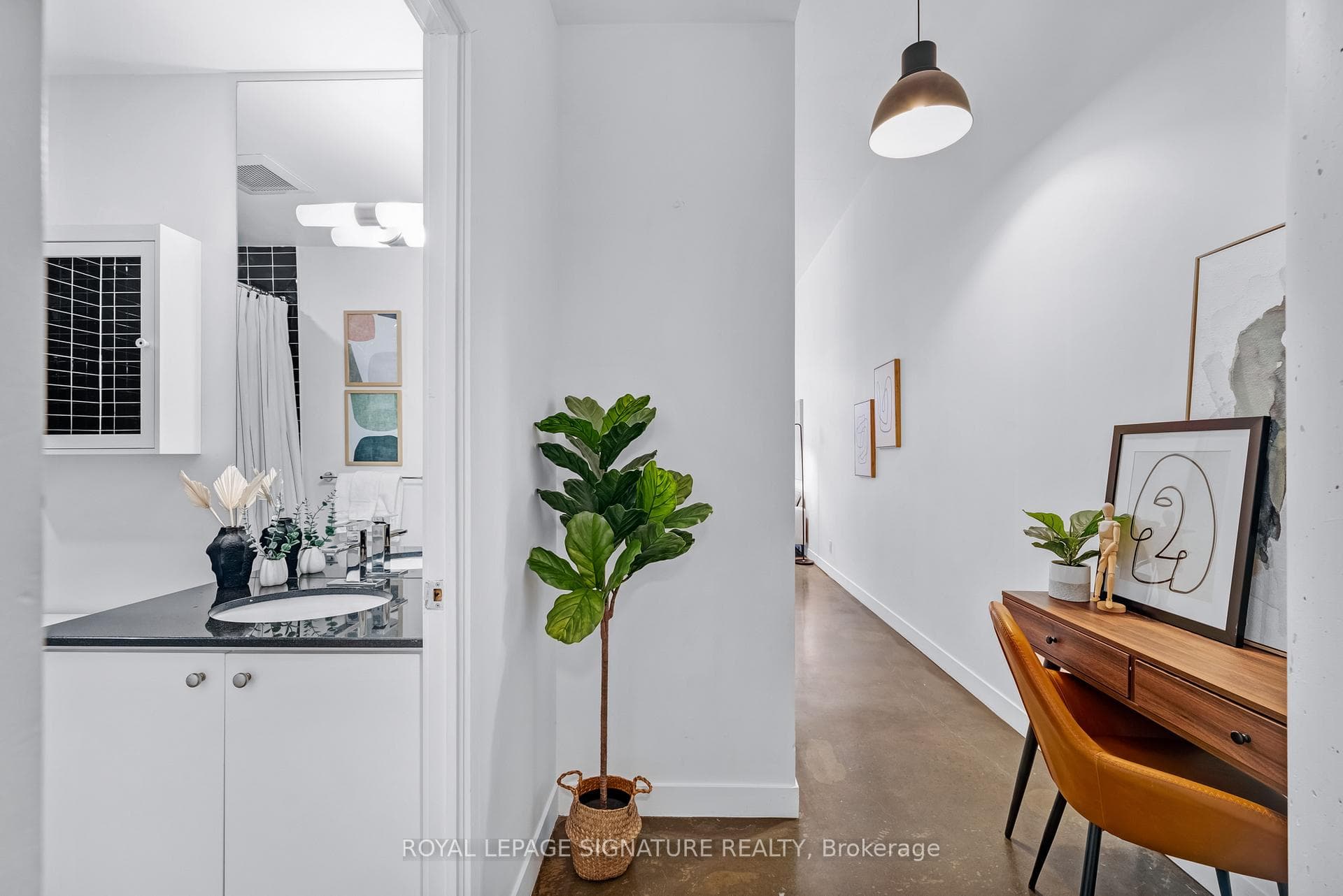 201 Carlaw Avenue Unit 201 photo 16
