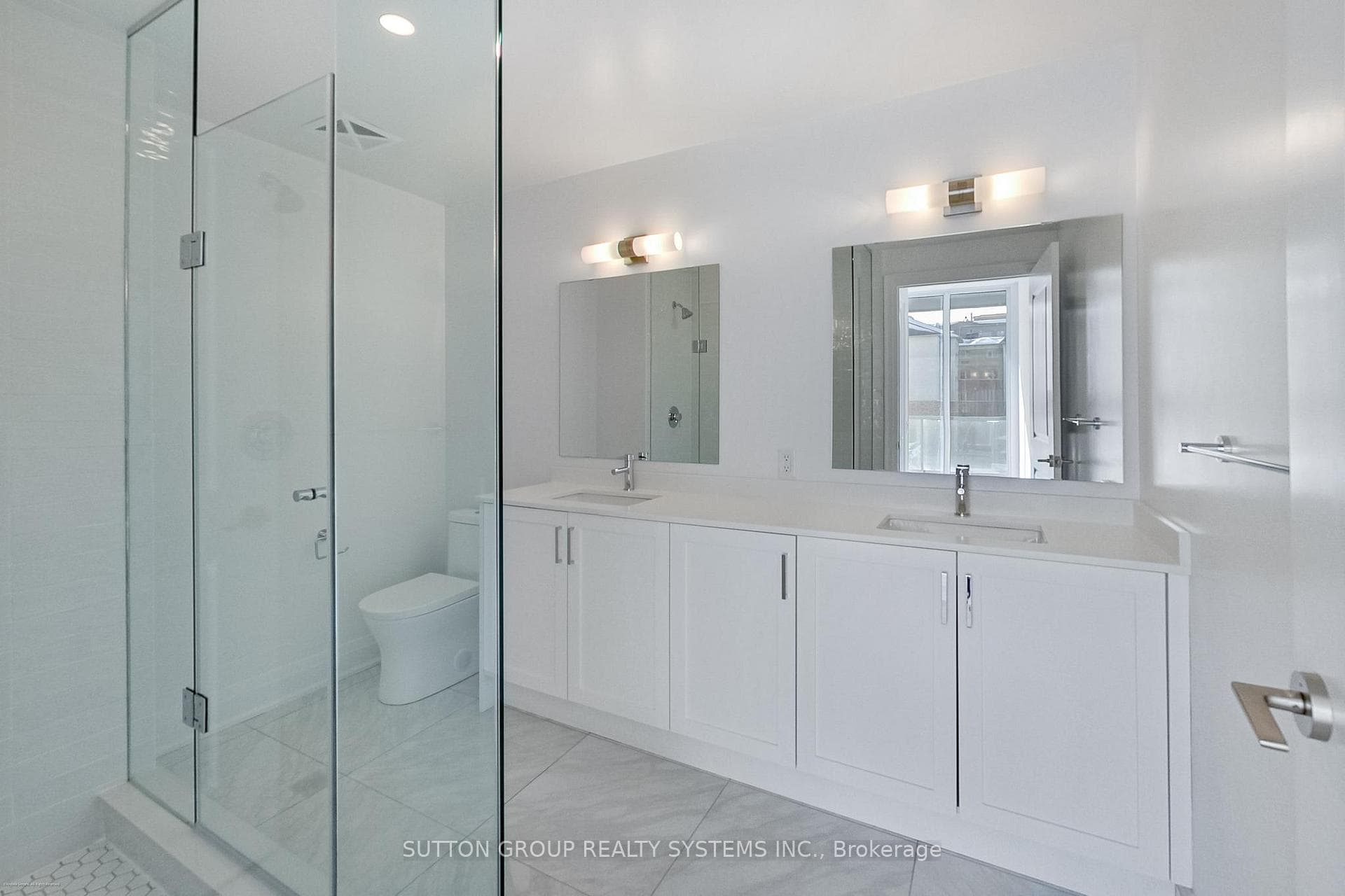 10 Gatineau Drive Unit 204 photo 12