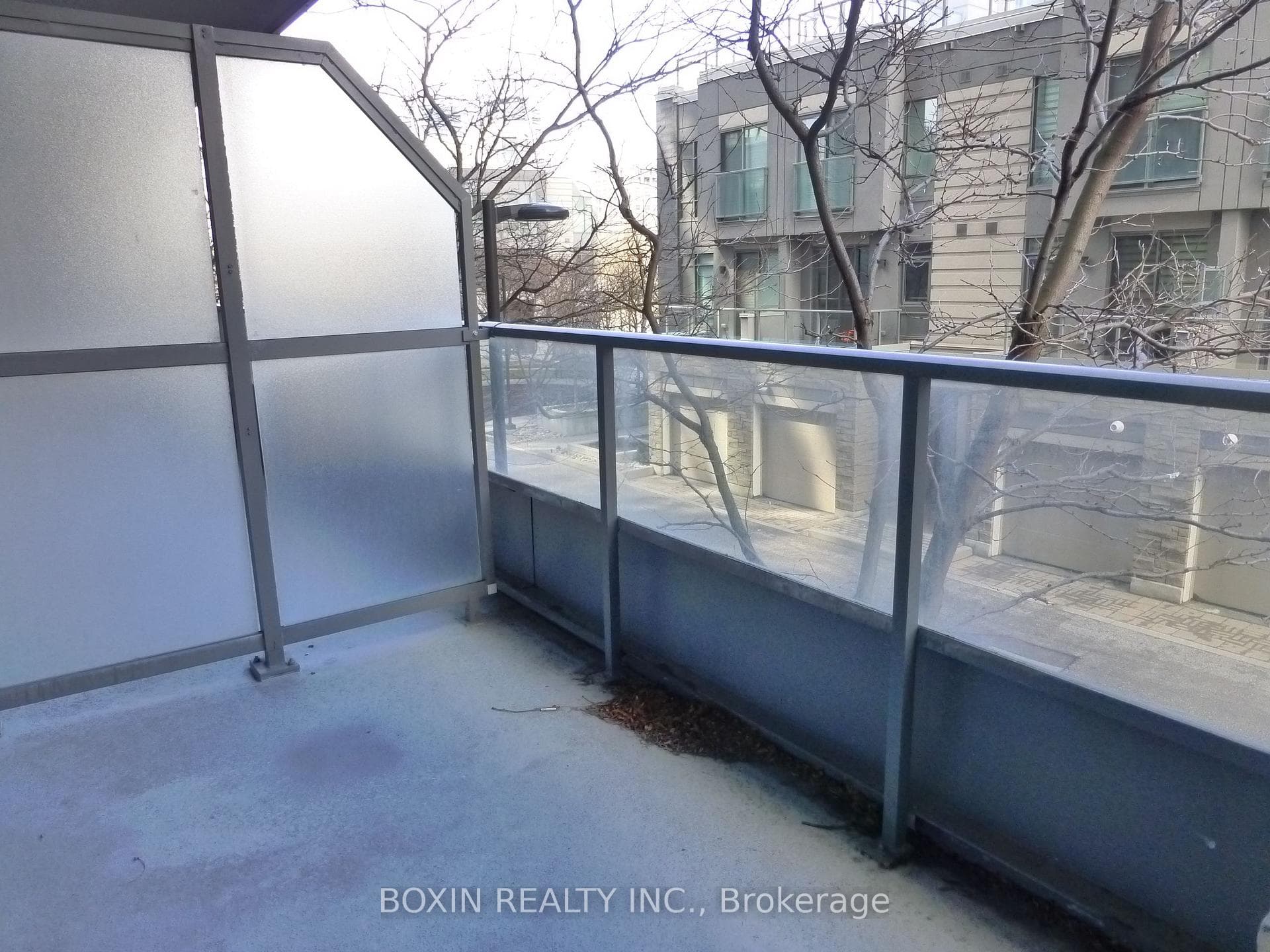 325 South Park Road Unit 219 photo 11