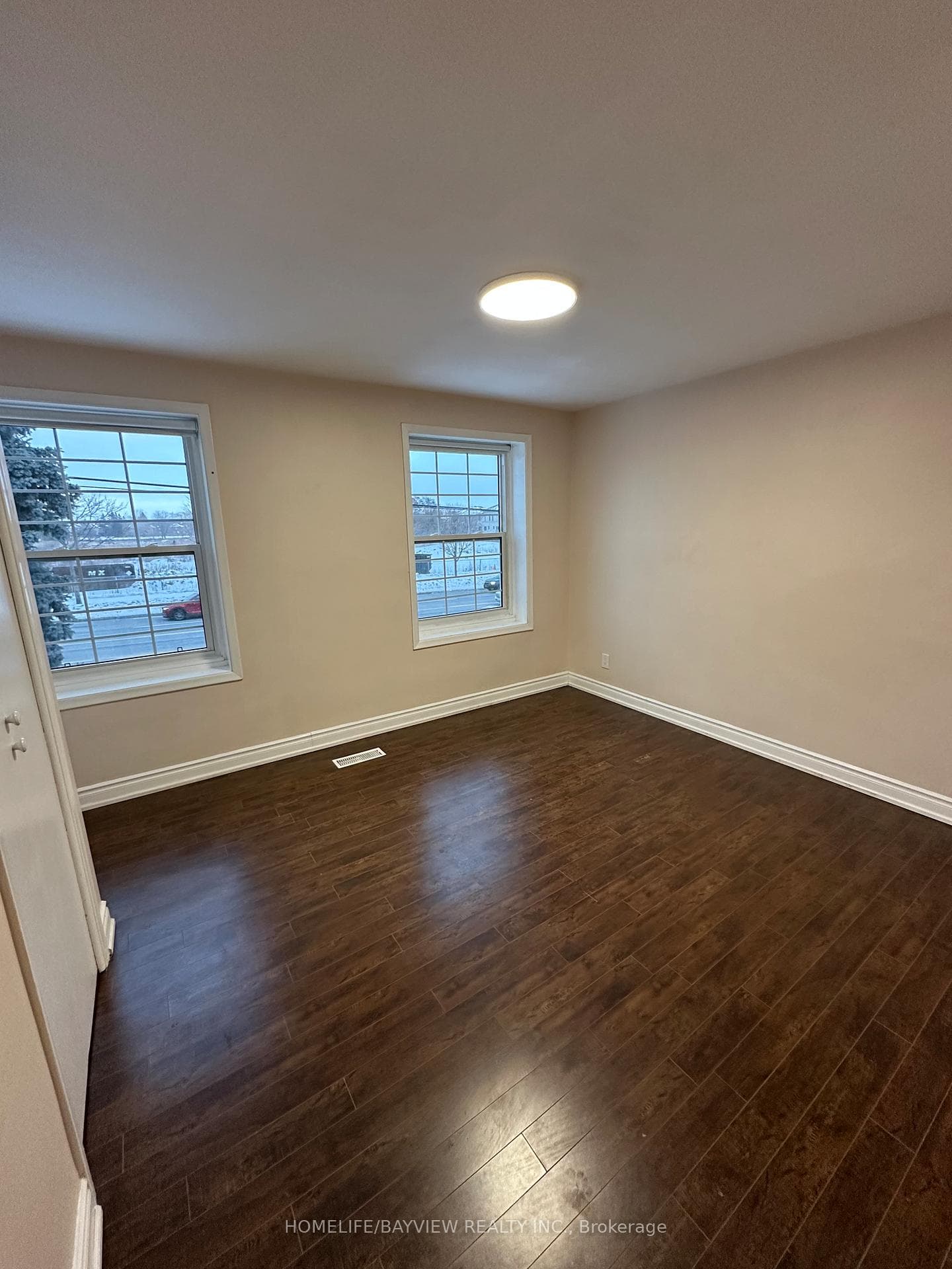 10710 Bayview Avenue photo 5