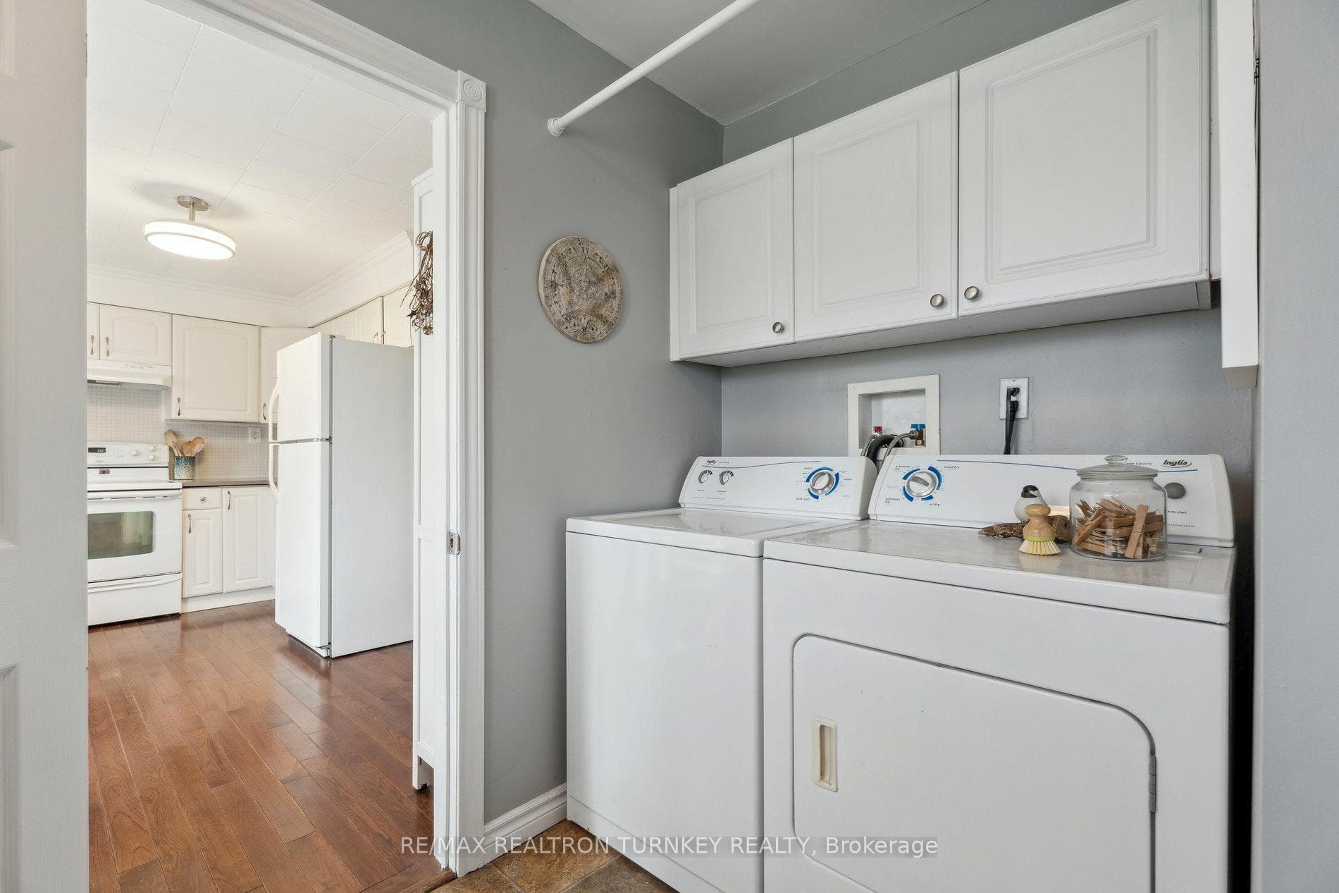 Ample sized Laundry Rm with Lau Tub
