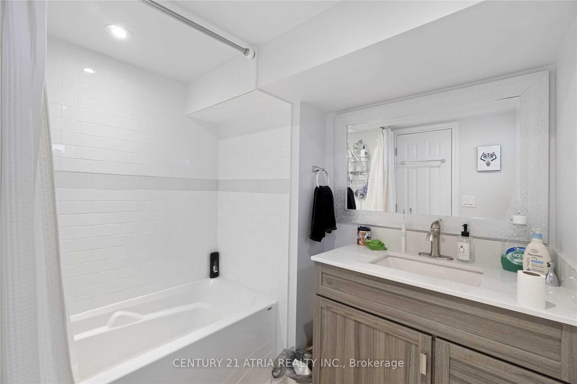 107 Murray Drive Unit Lower photo 6